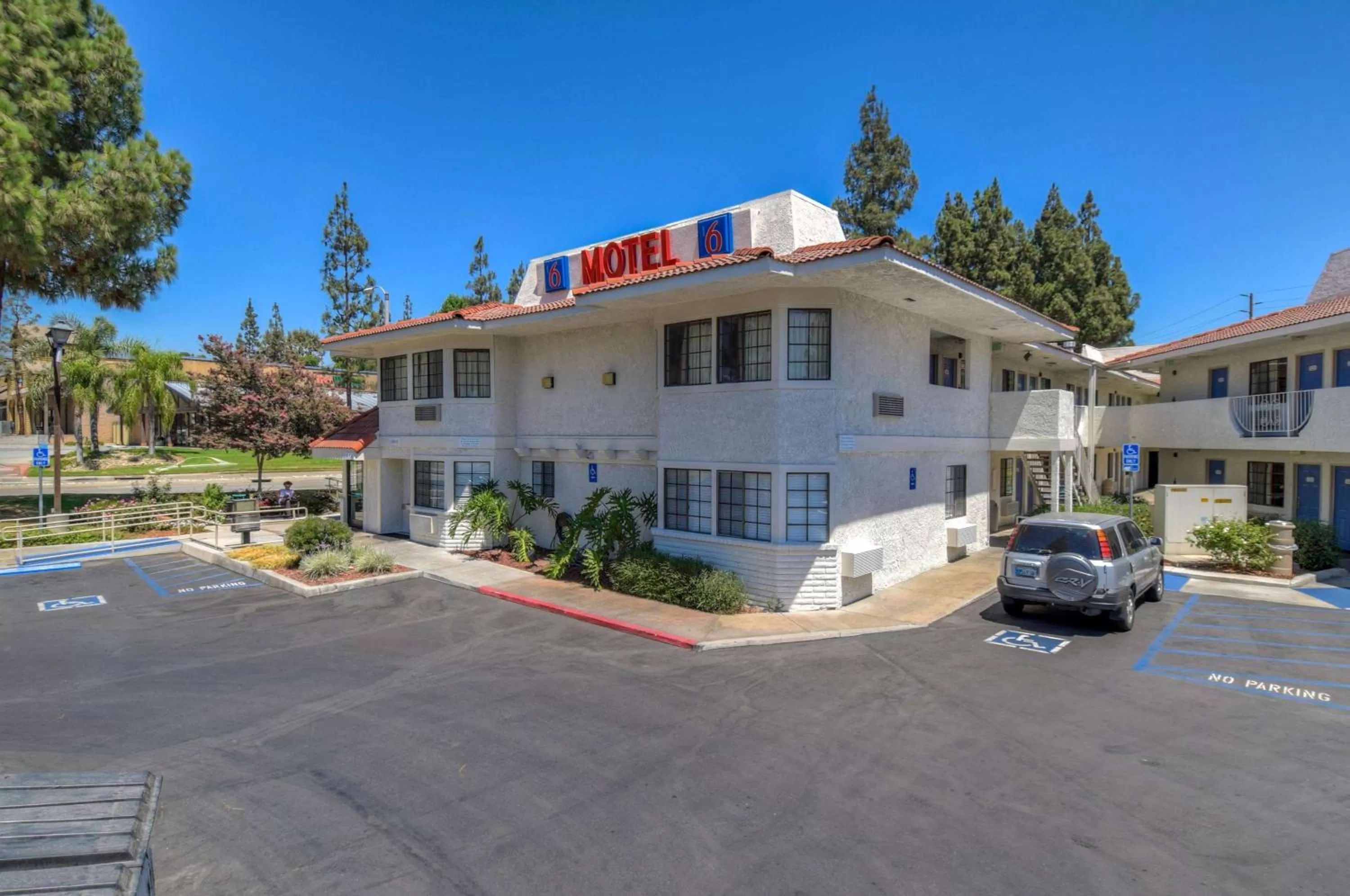 Property building in Motel 6-San Dimas, CA - Los Angeles