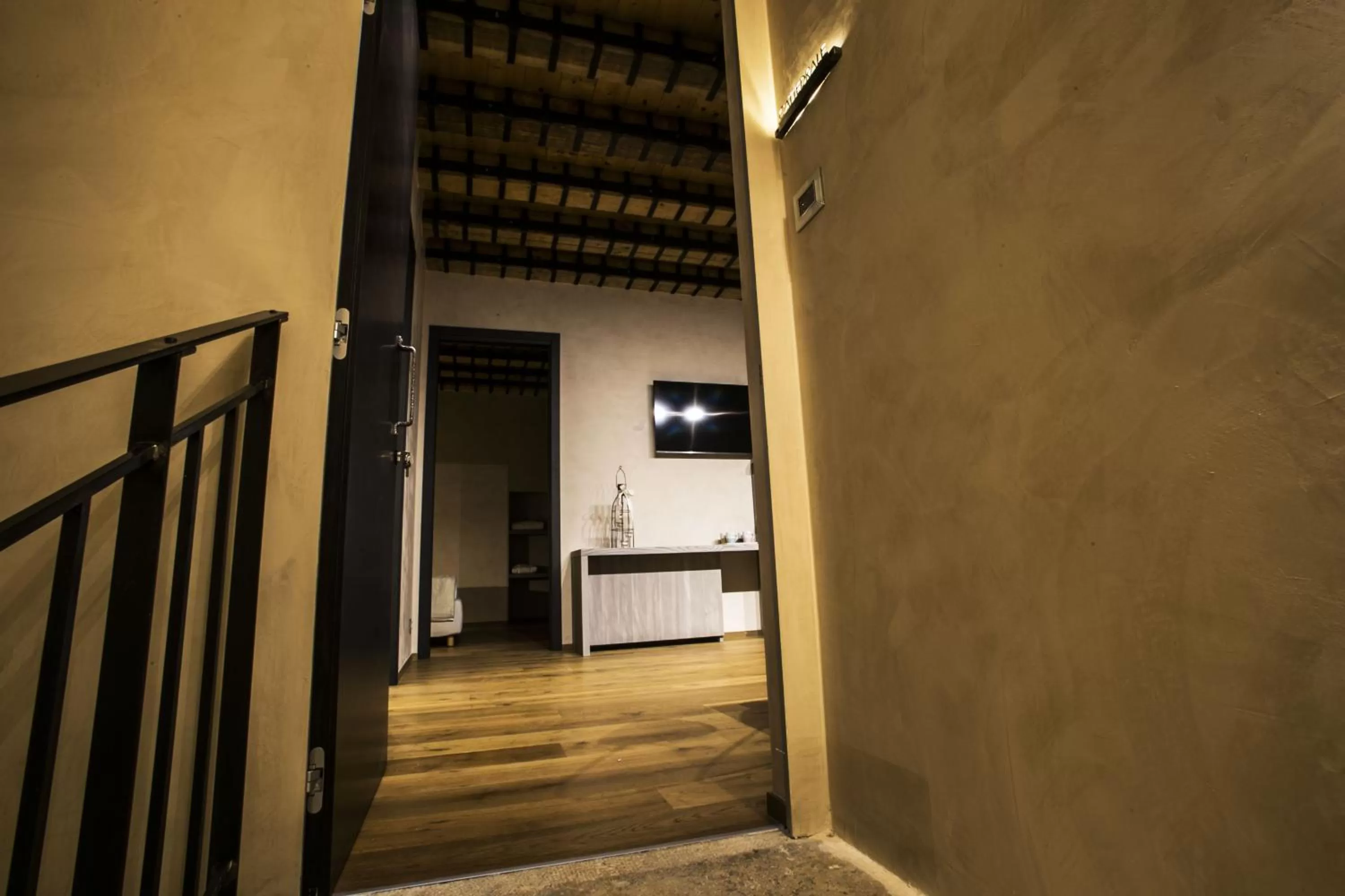 TV and multimedia in Edward Rooms & Wellness B&B