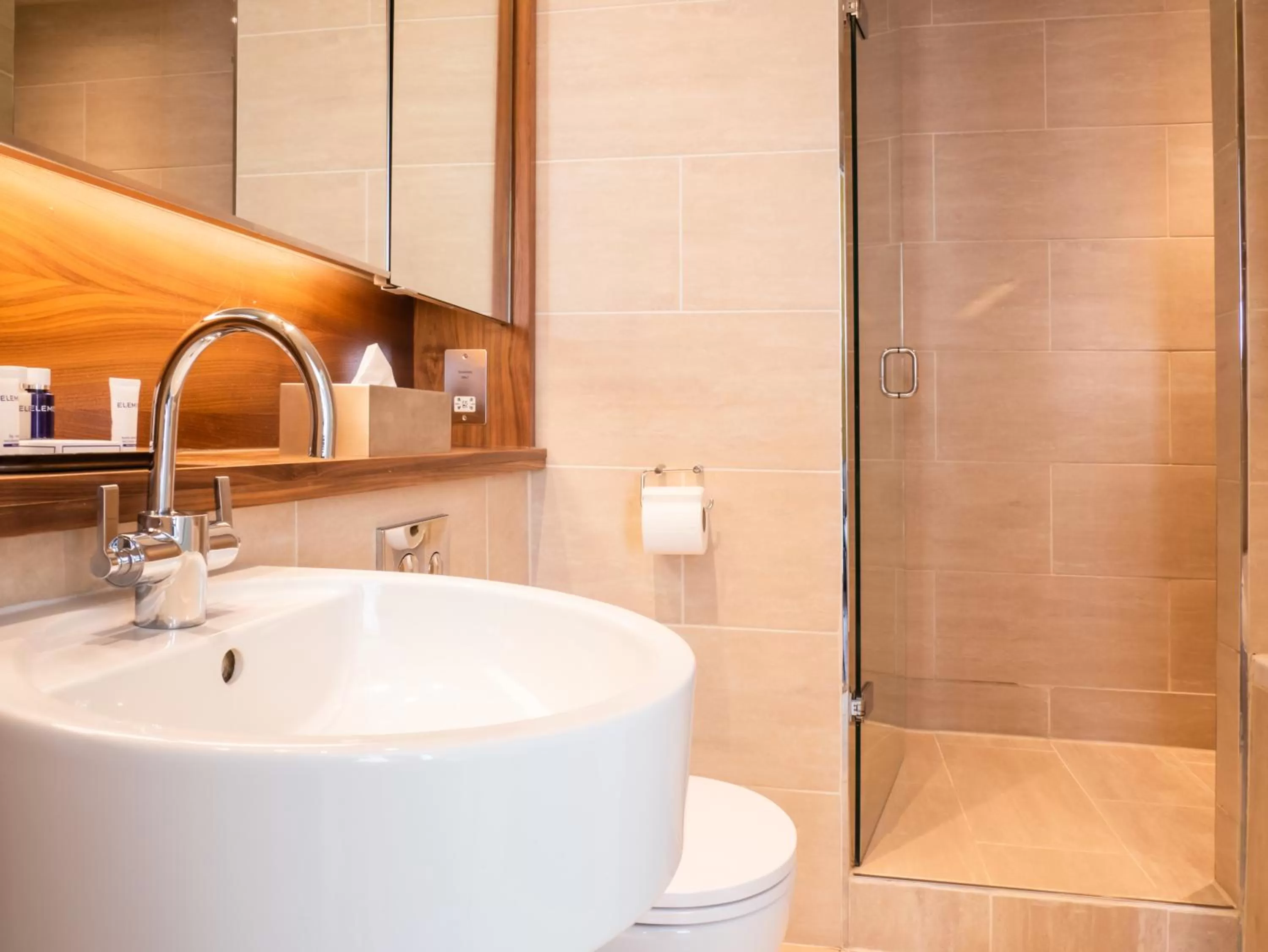 Shower in Apex Waterloo Place Hotel