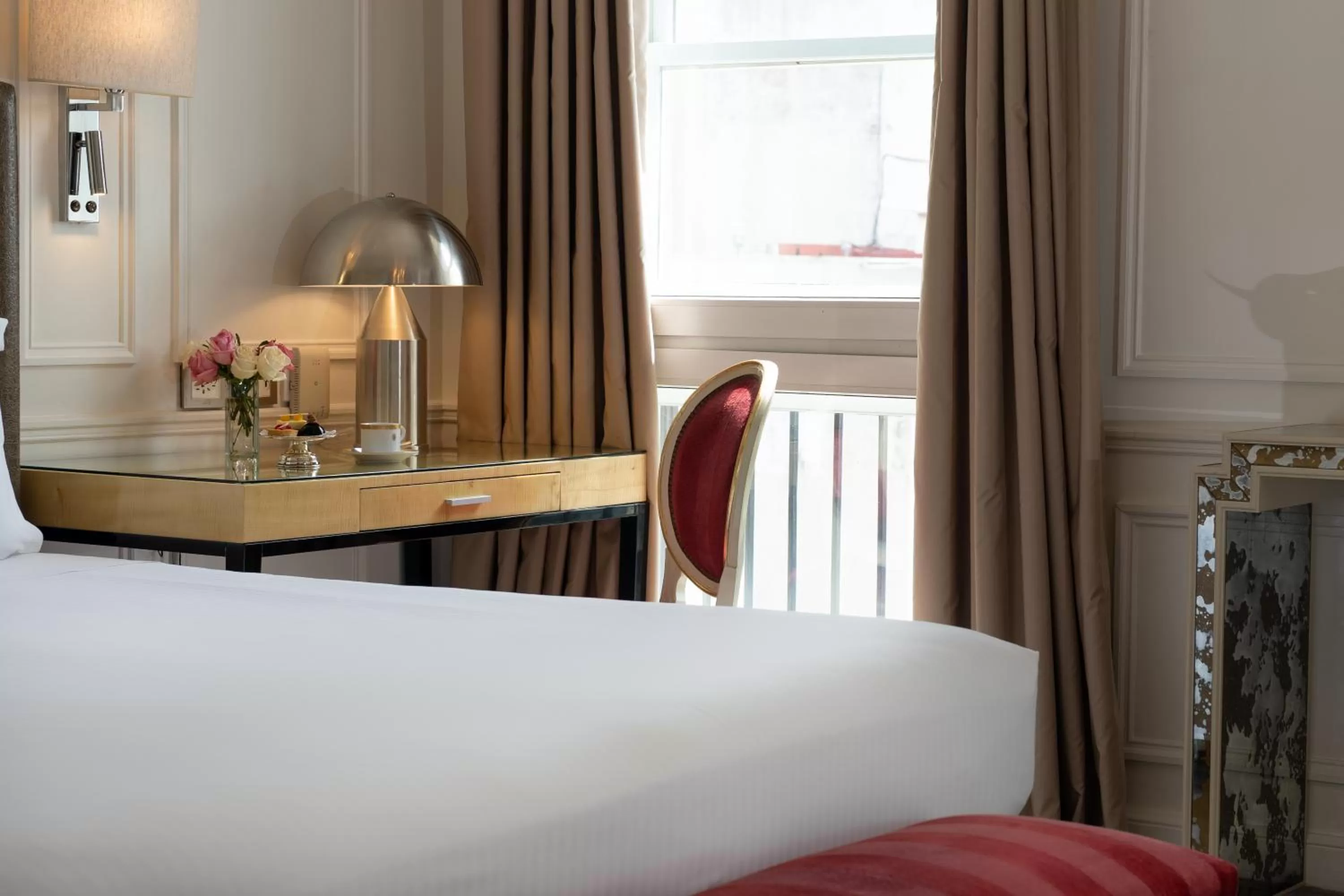 hair dresser, Bed in Alvear Palace Hotel - Leading Hotels of the World