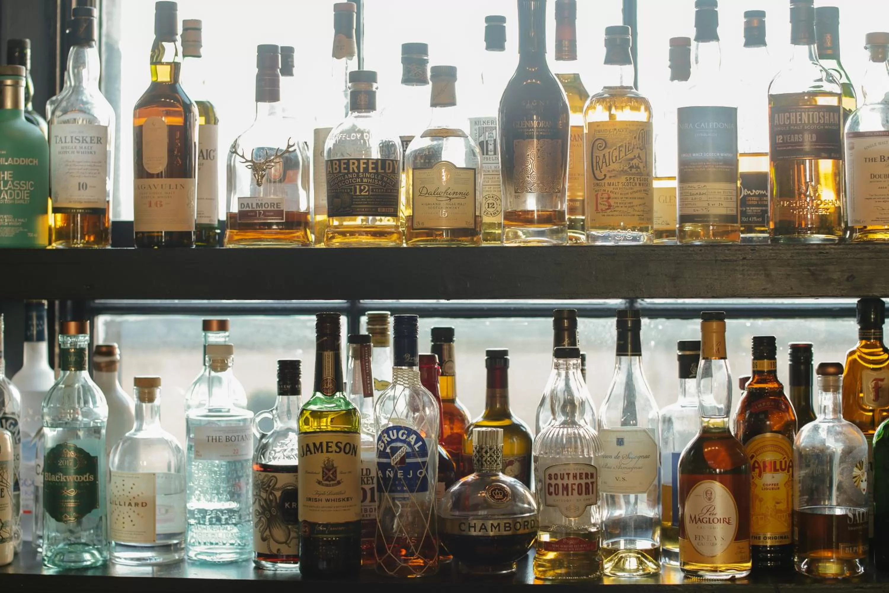 Restaurant/places to eat in Nira Caledonia