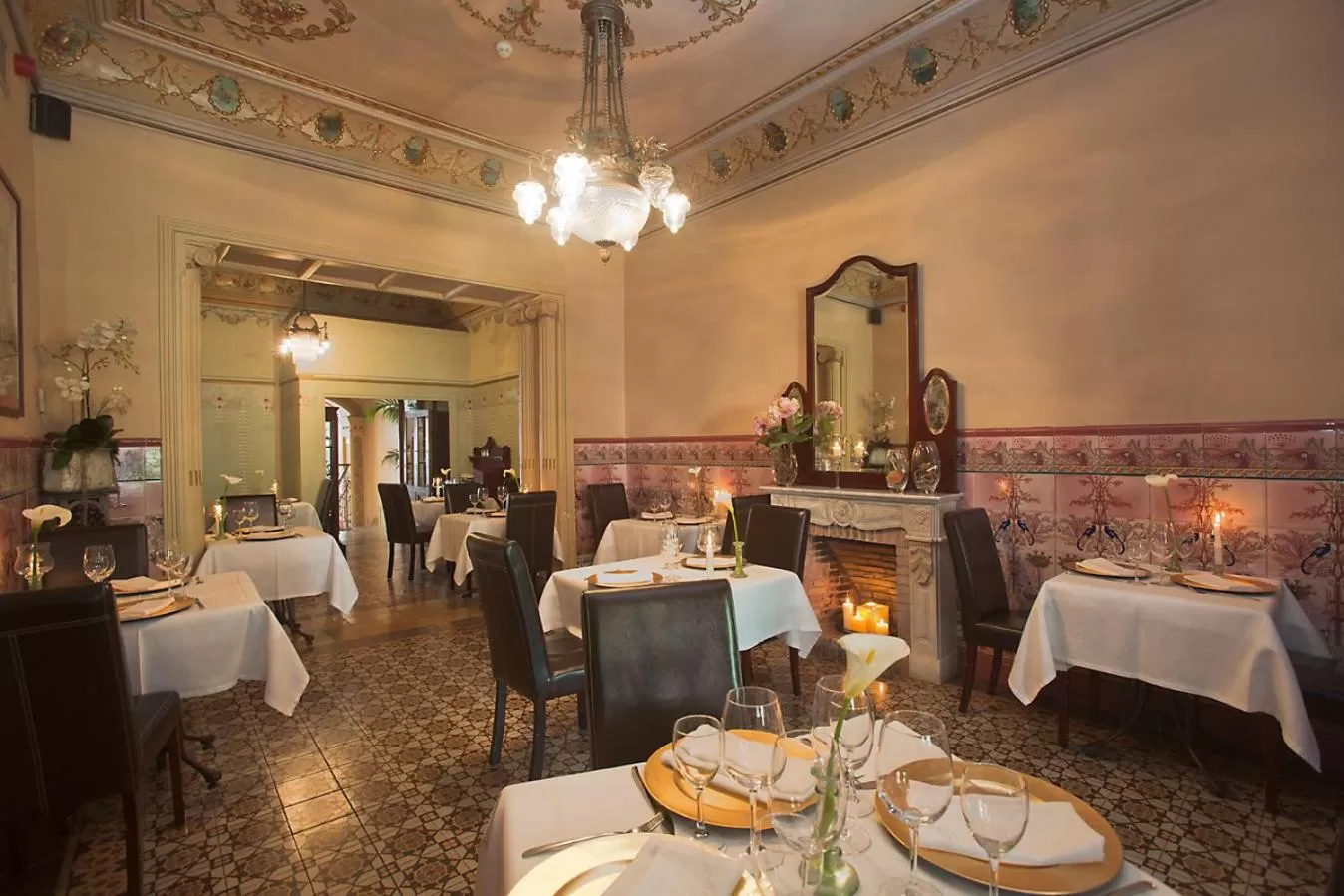Restaurant/places to eat in Hotel la Vila