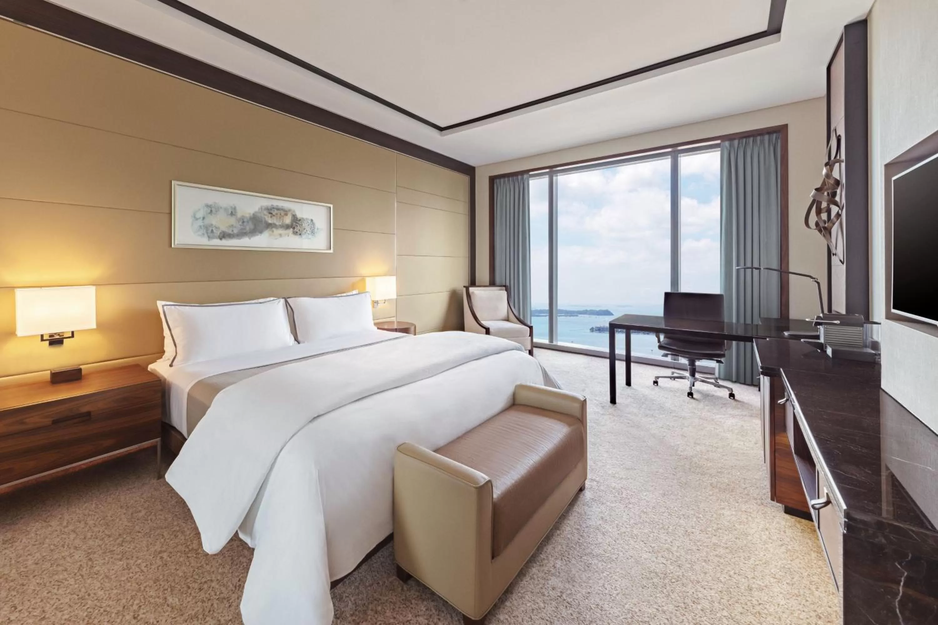 Photo of the whole room, Bed in The Westin Singapore