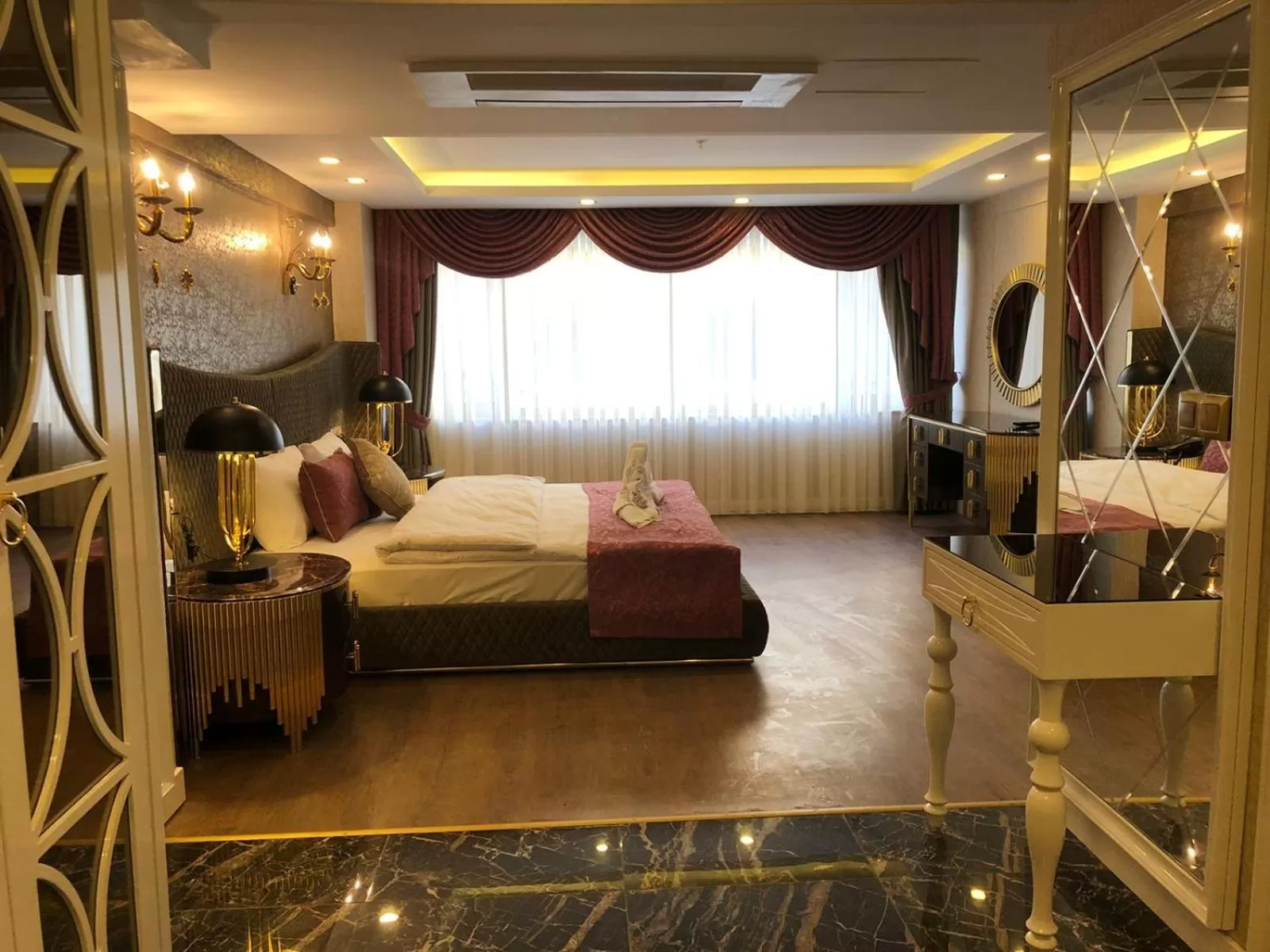 Photo of the whole room, Bed in Burj Al Istanbul