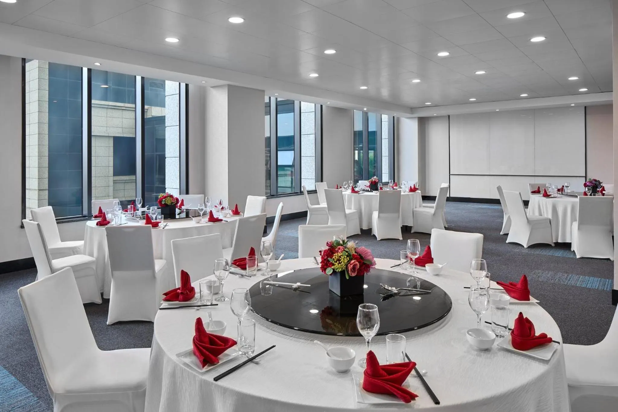 Meeting/conference room in Crowne Plaza Shanghai Jinshan by IHG