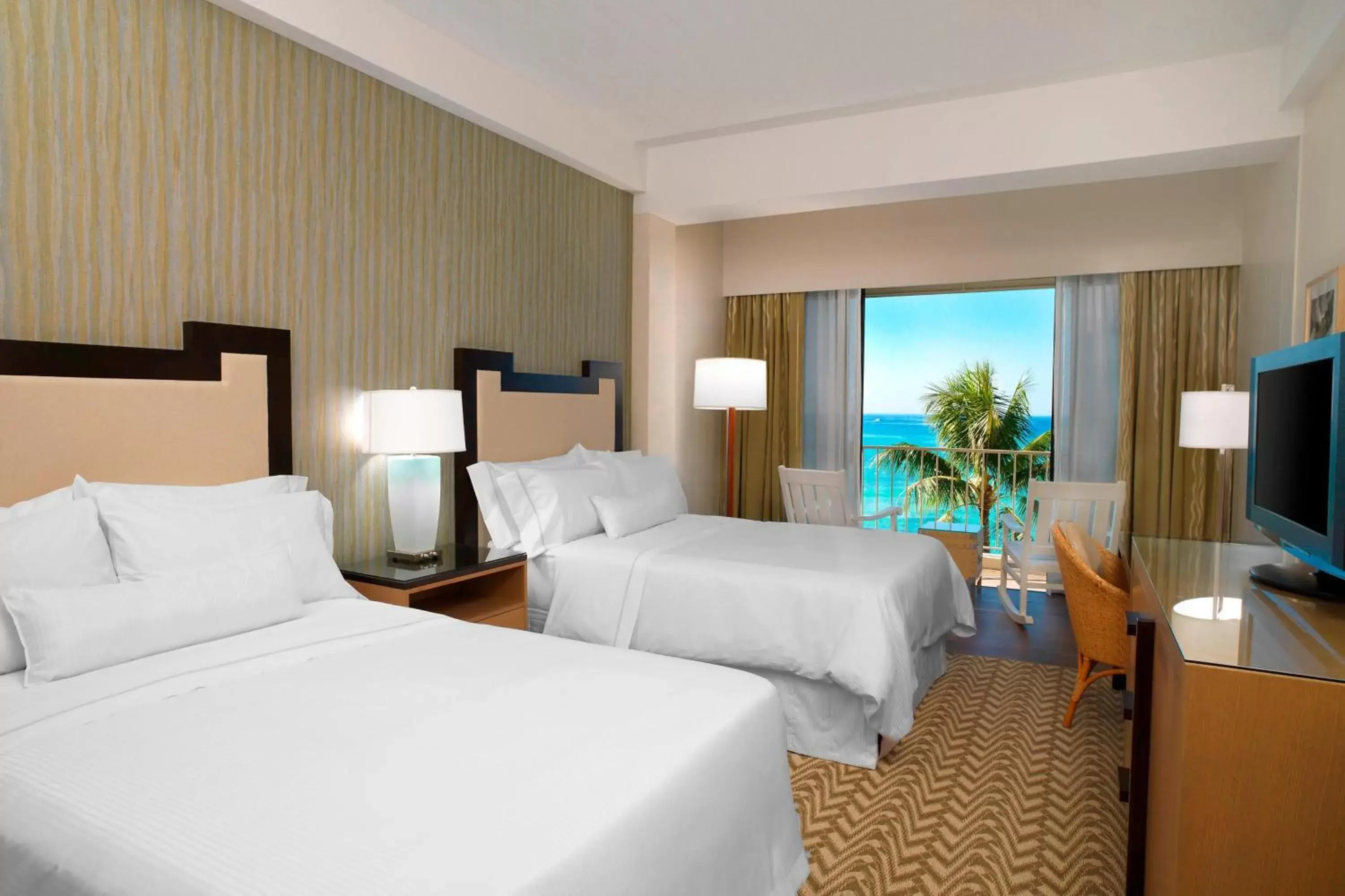 Diamond Ocean Front, Guest room, 2 Double, Oceanfront in Moana Surfrider, A Westin Resort & Spa, Waikiki Beach Diamond Ocean Front, Guest room, 2 Double, Oceanfront in Moana Surfrider, A Westin Resort & Spa, Waikiki Beach