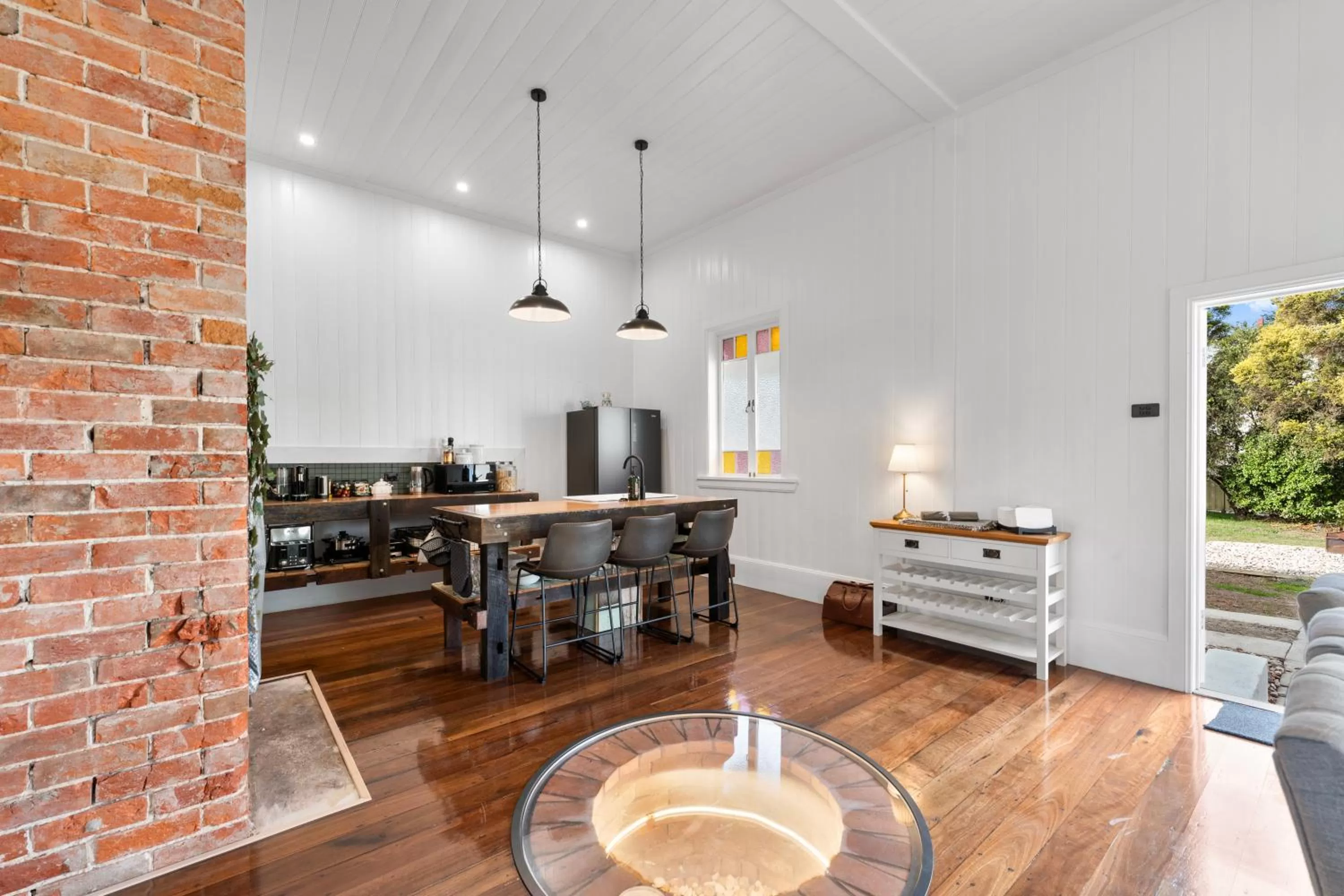 Kitchen or kitchenette, Dining Area in The Bank House Ulmarra