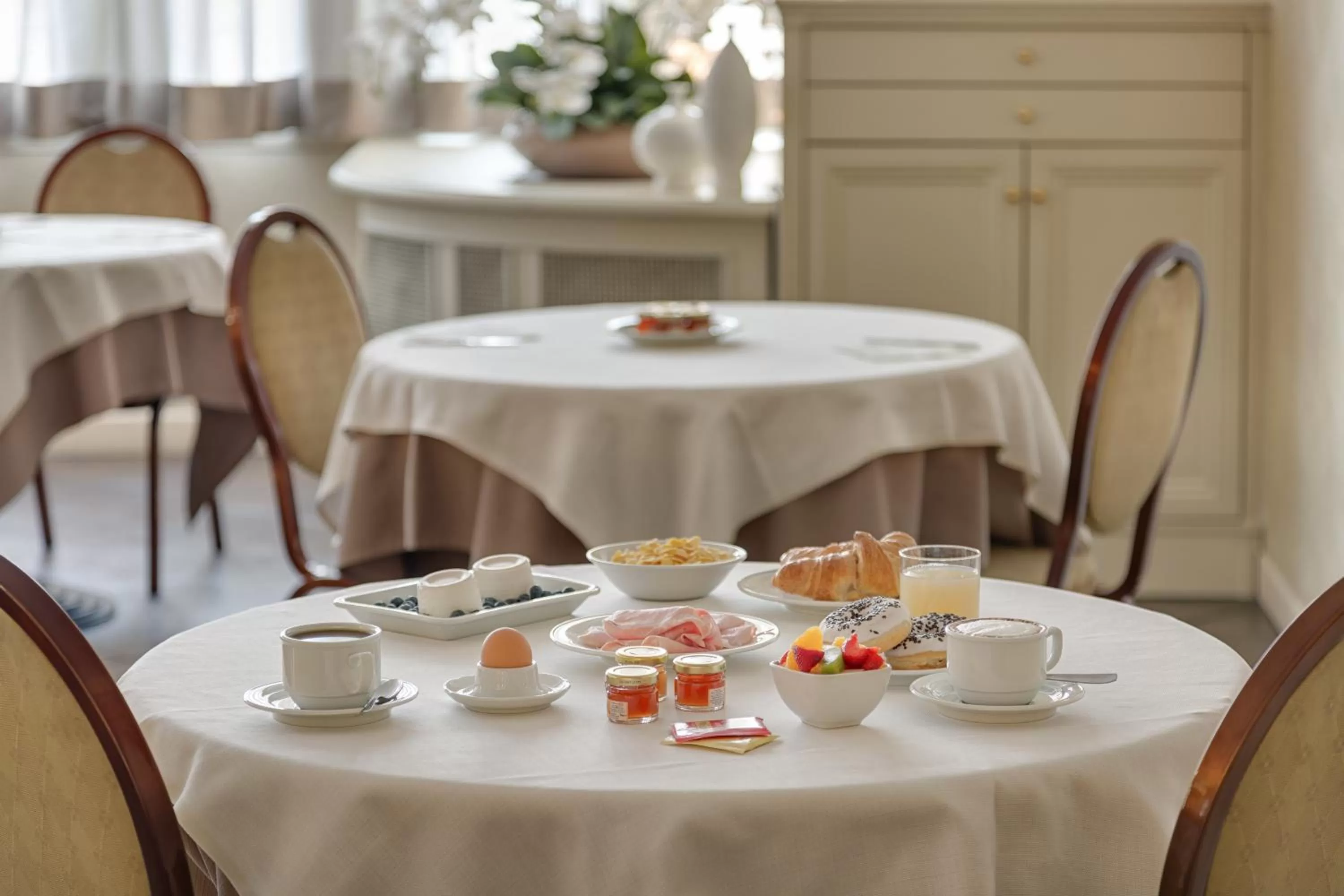 Restaurant/places to eat in Hotel Continental Brescia