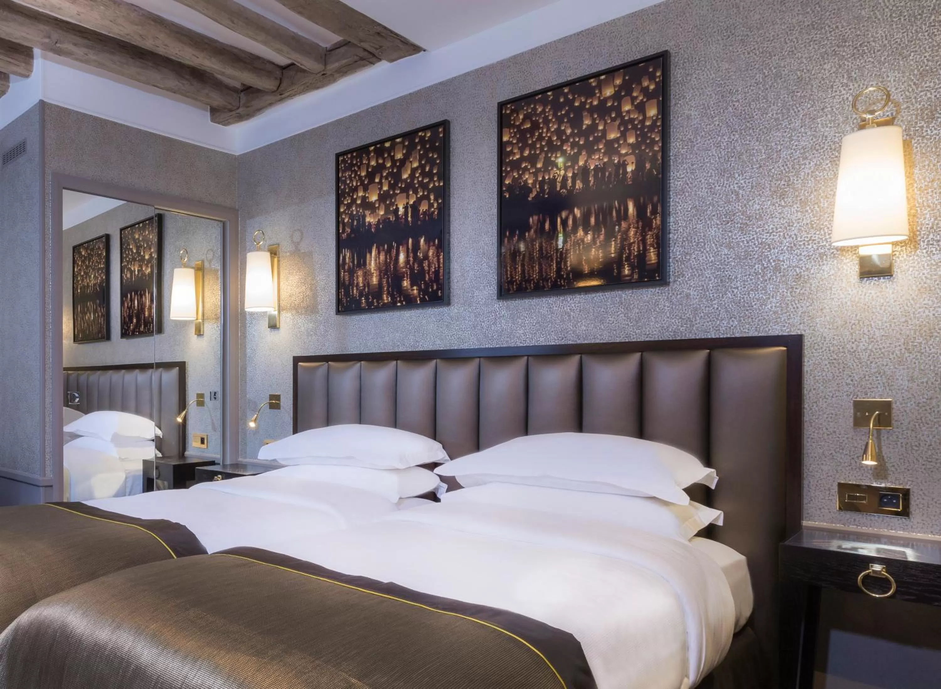 Bed in Vendôme Opera Hotel