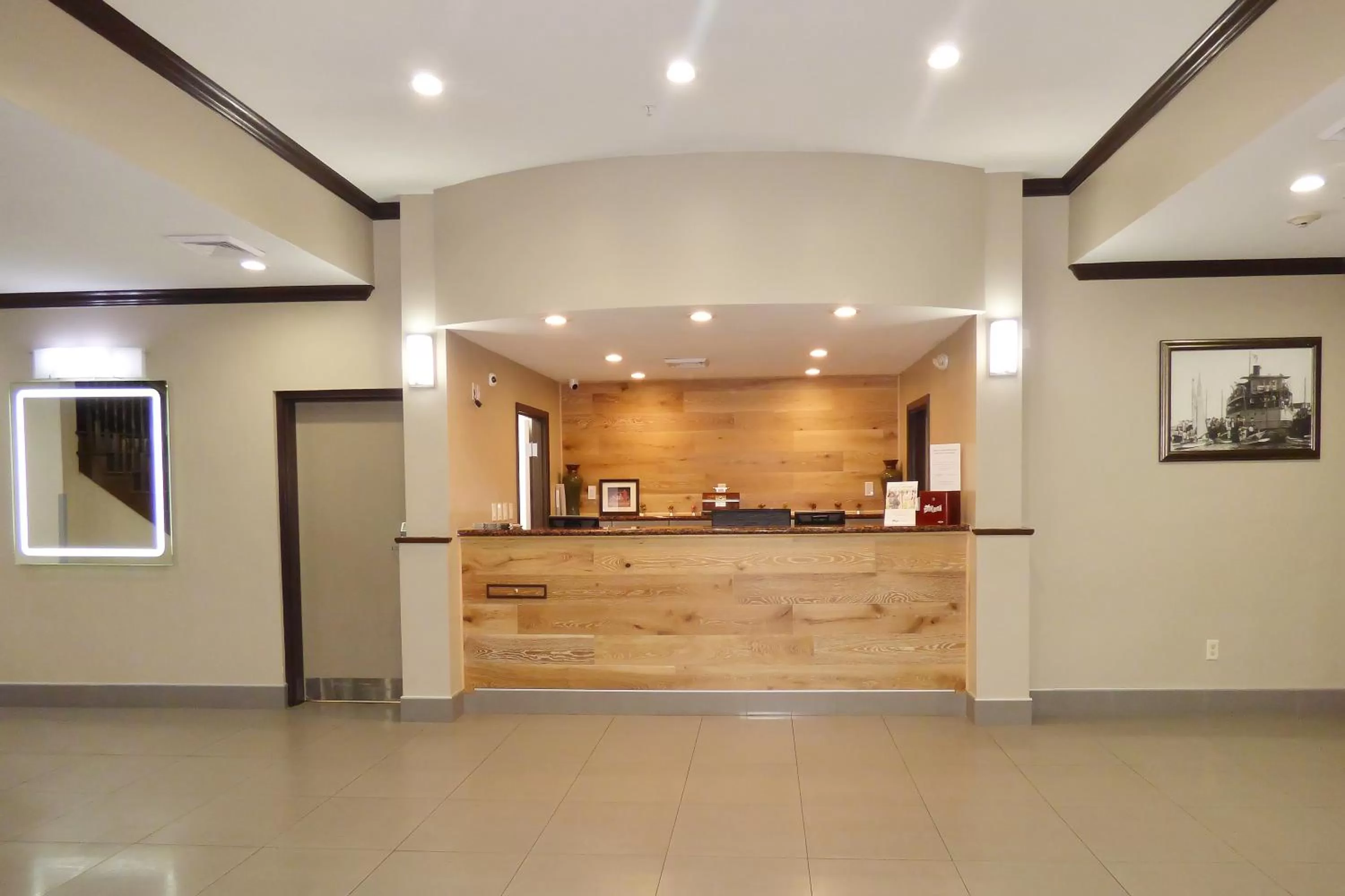 Lobby or reception in Country Inn & Suites by Radisson, Pensacola West, FL