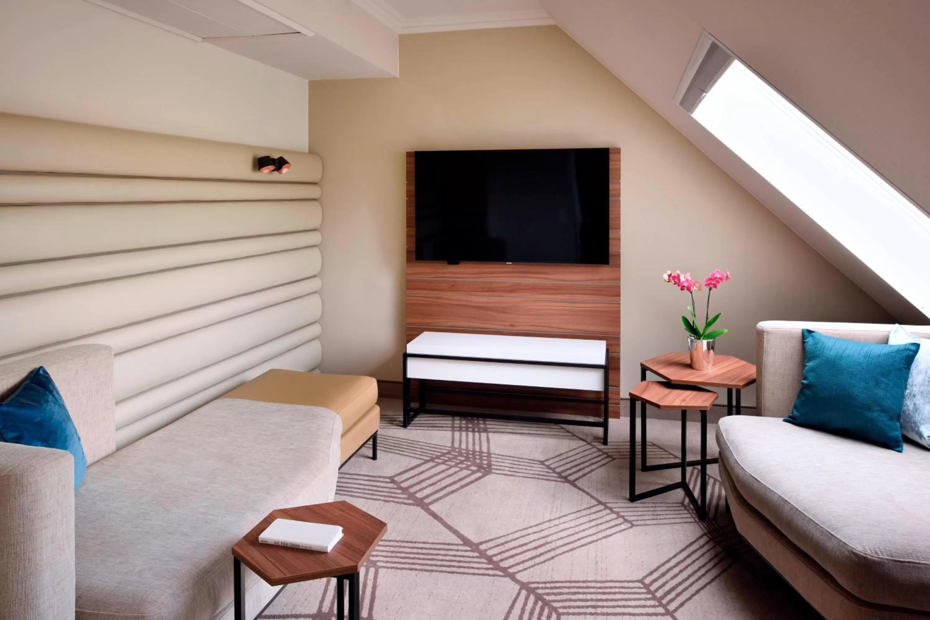 Bedroom in Prague Marriott Hotel