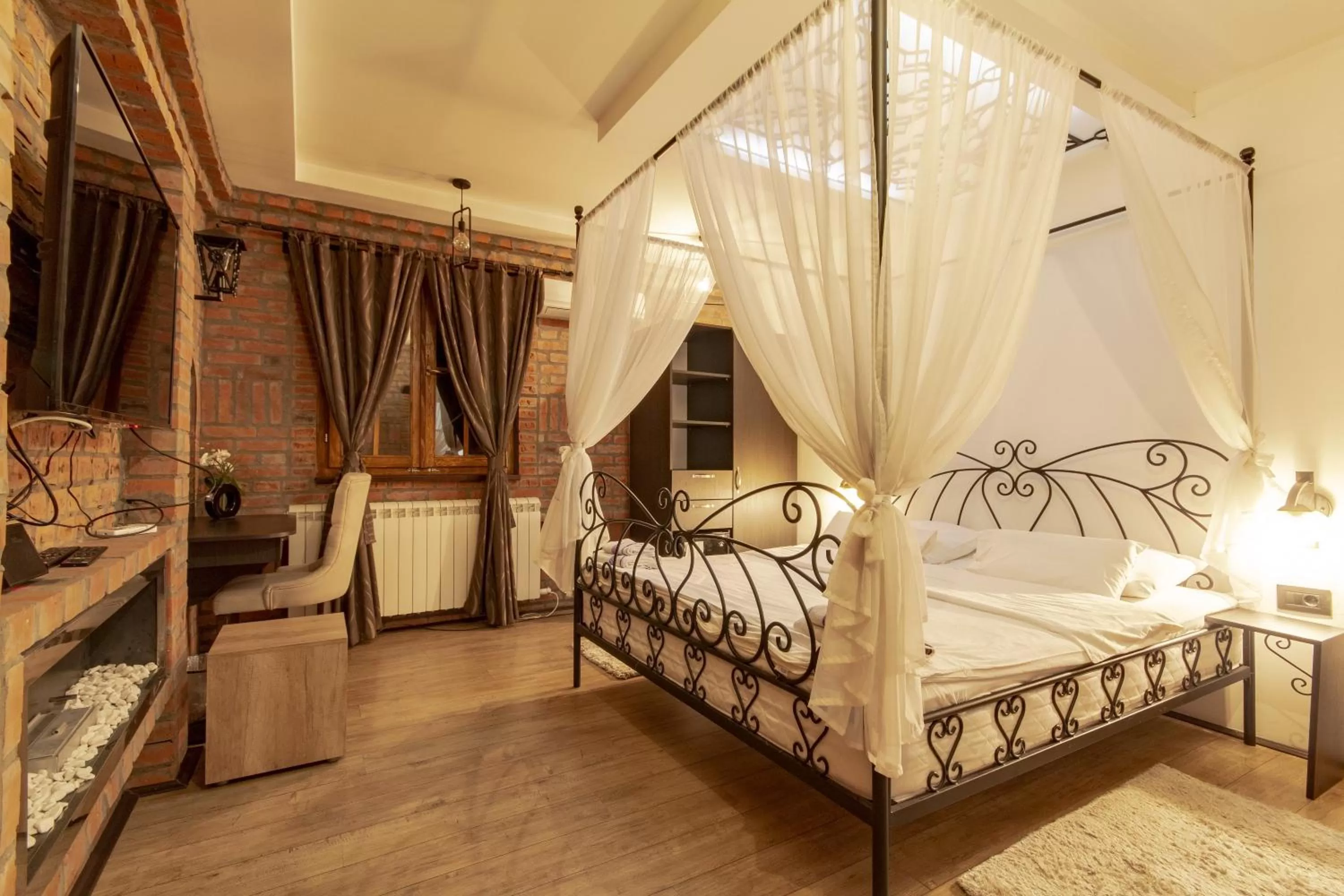 Bed in Madison - Square Sava