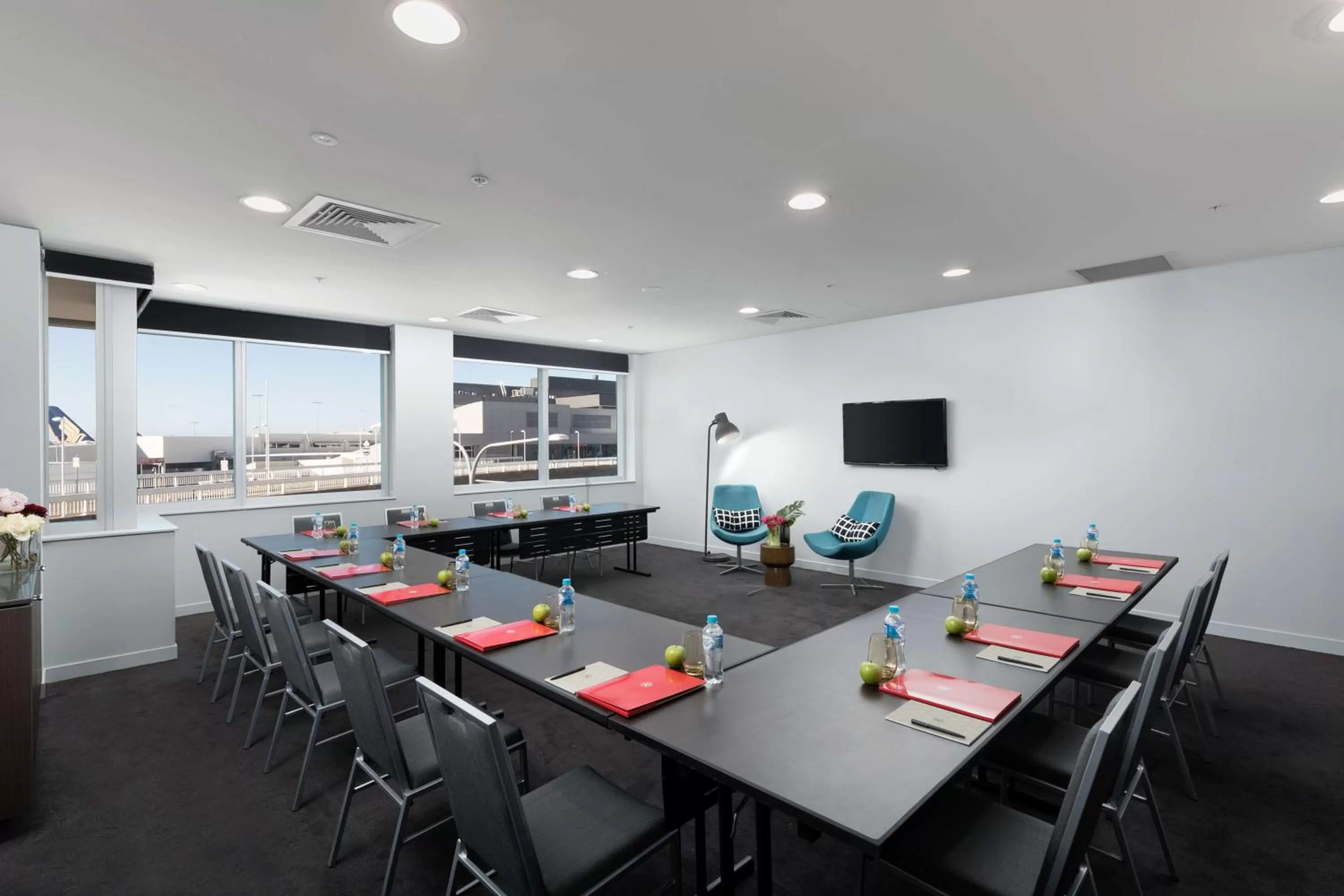 Meeting/conference room in Rydges Sydney Airport Hotel