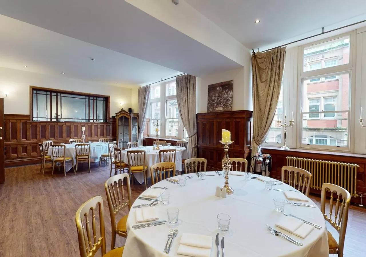 Restaurant/places to eat in The Coal Exchange Hotel