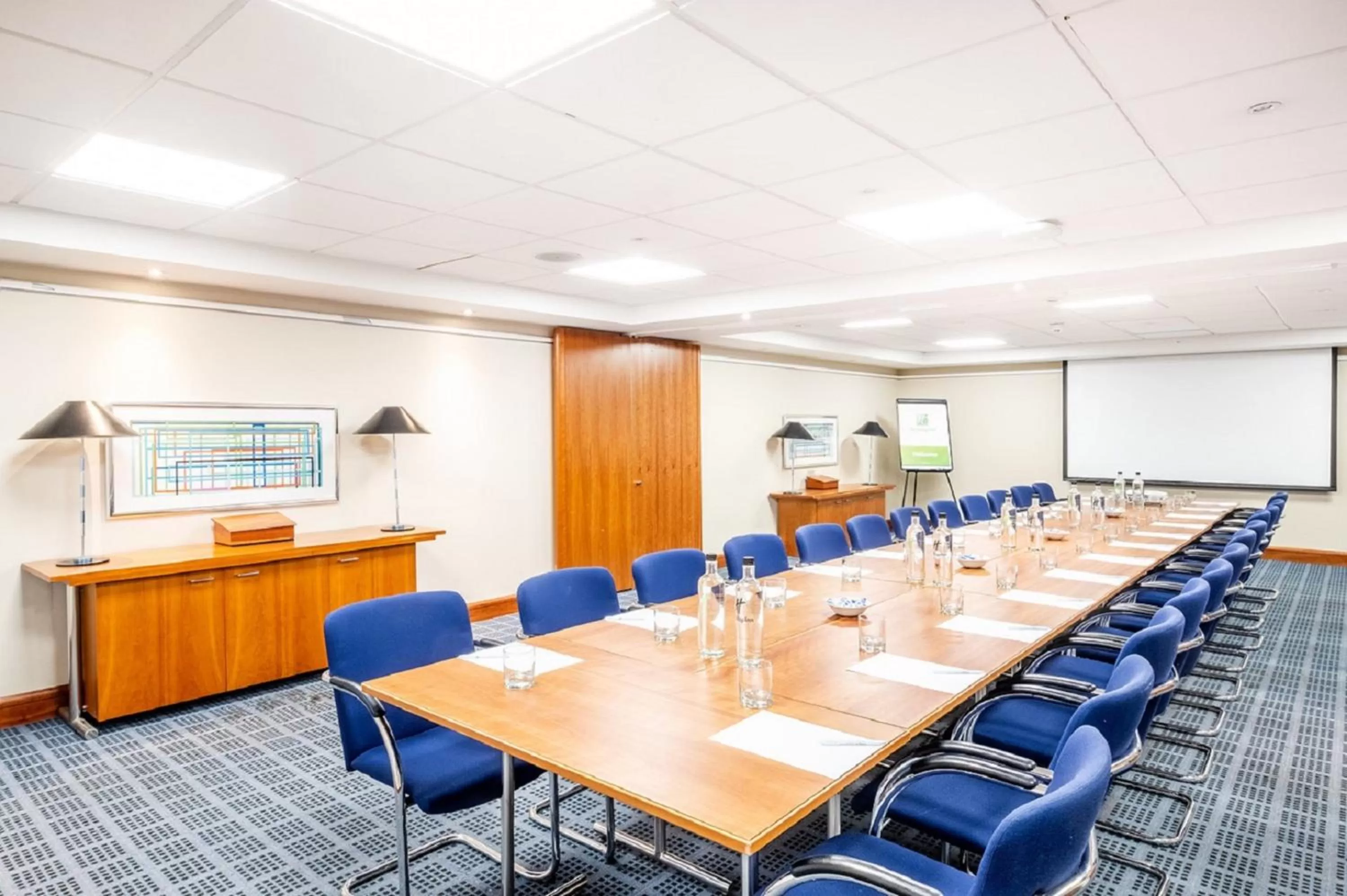 Meeting/conference room in Holiday Inn Maidstone-Sevenoaks by IHG