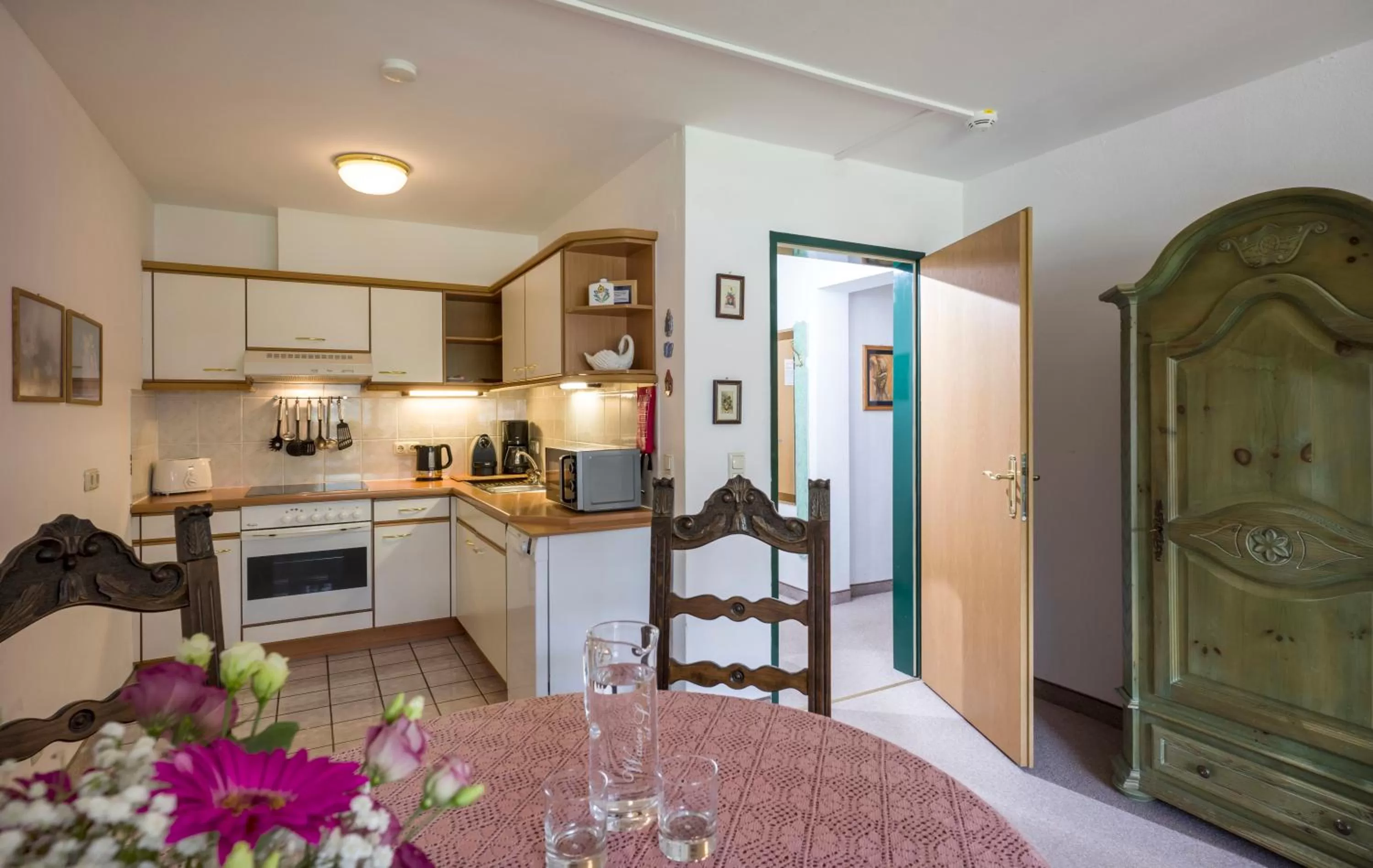 Photo of the whole room, Kitchen/Kitchenette in Apparthotel Tom Sojer