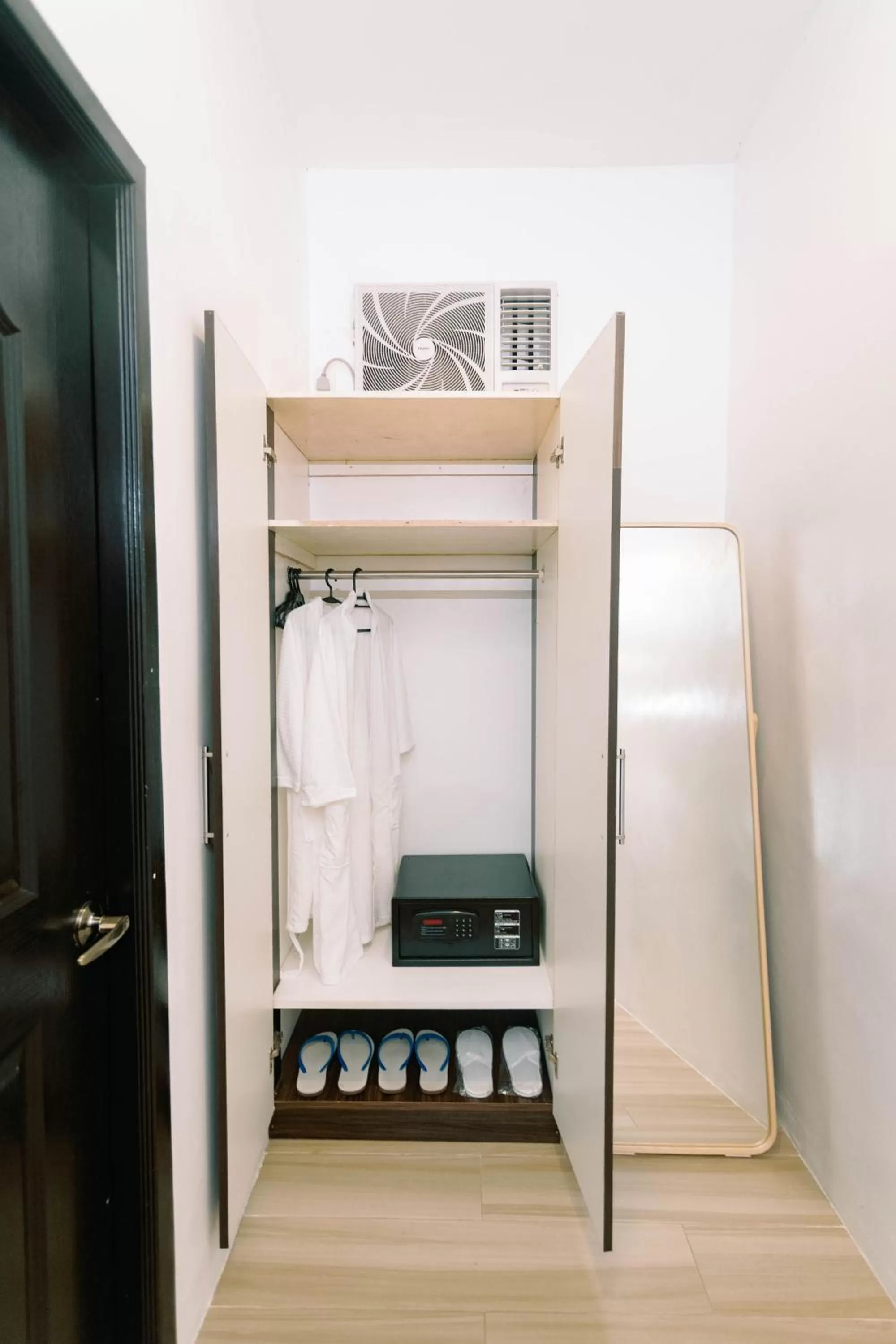 safe in 3 Peaks Resort & Boutique Hotel