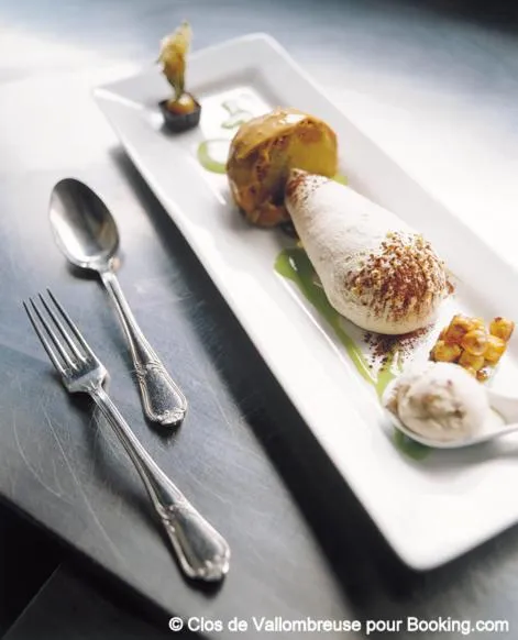 Food in Clos de Vallombreuse, The Originals Relais