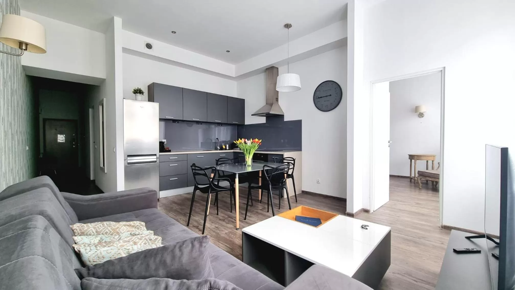 TV and multimedia, Dining Area in NOOK NOOK Apartments Katarzyny 2