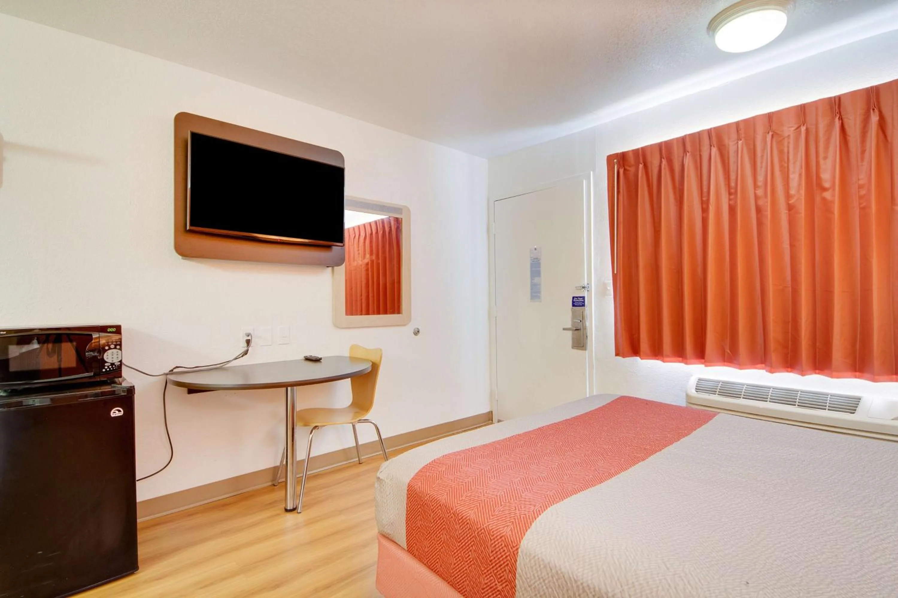 TV and multimedia, Bed in Avera Suites