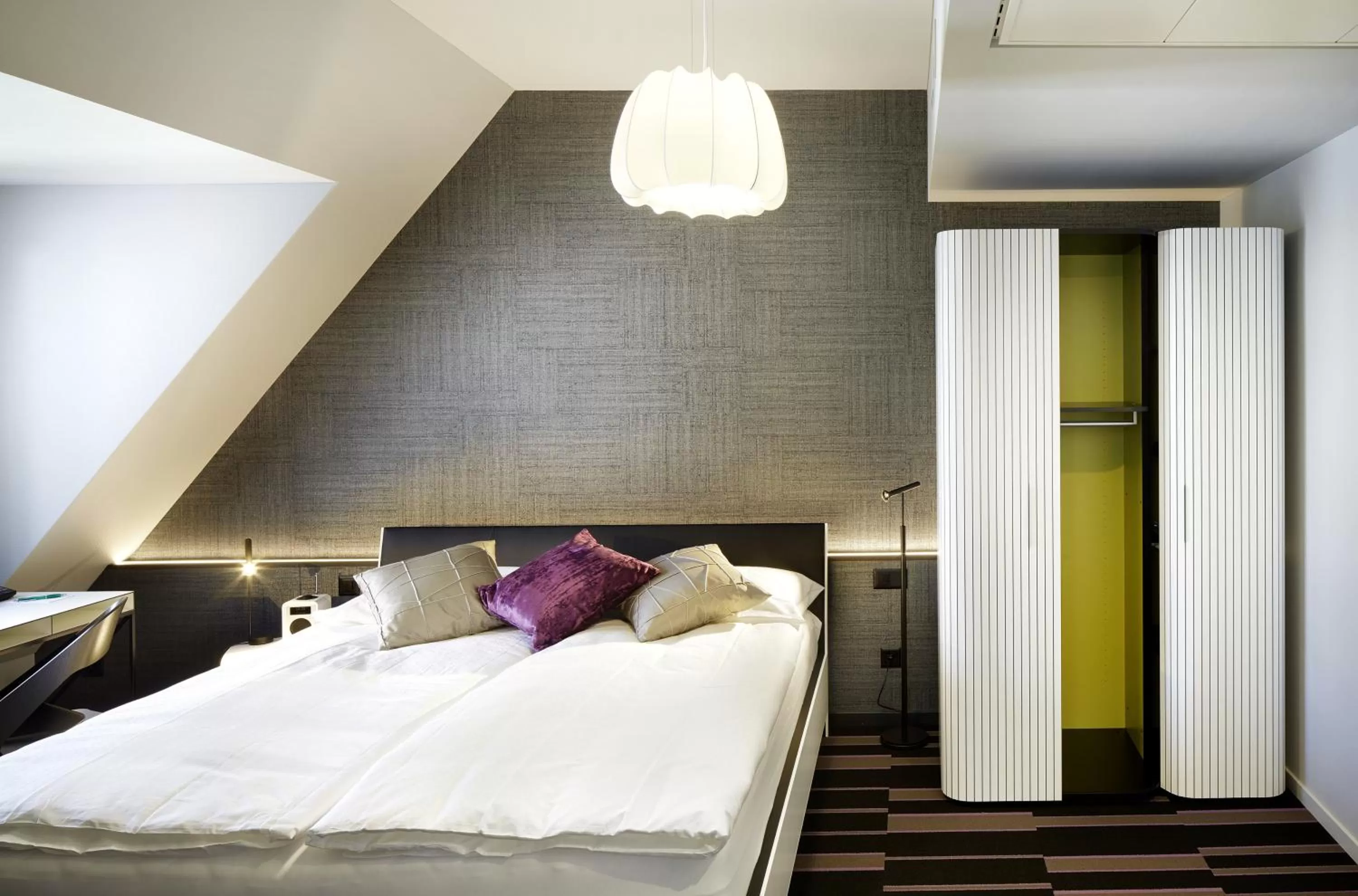 Bed in Hotel Continental Park