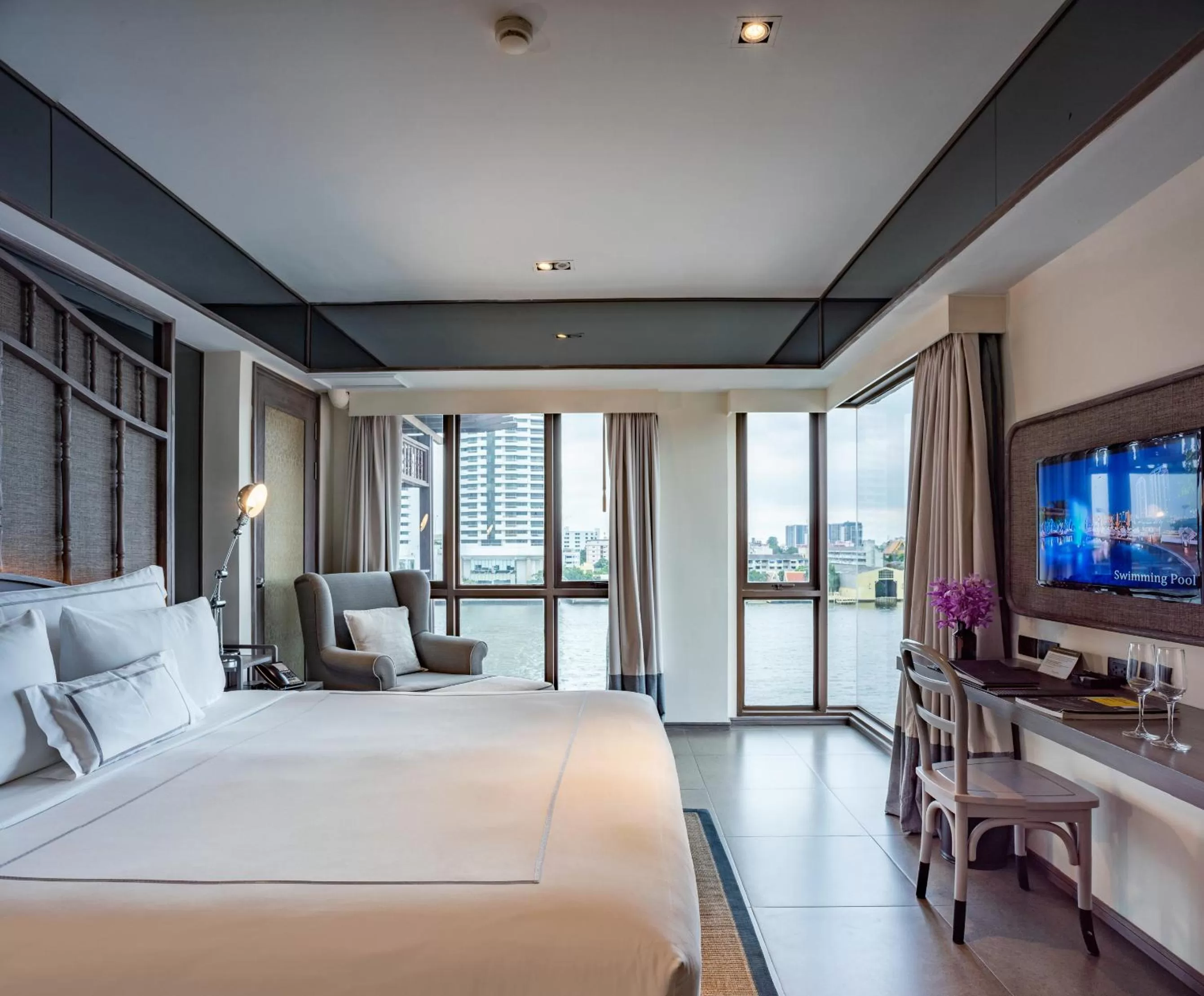 View (from property/room), Bed in Riva Surya Bangkok