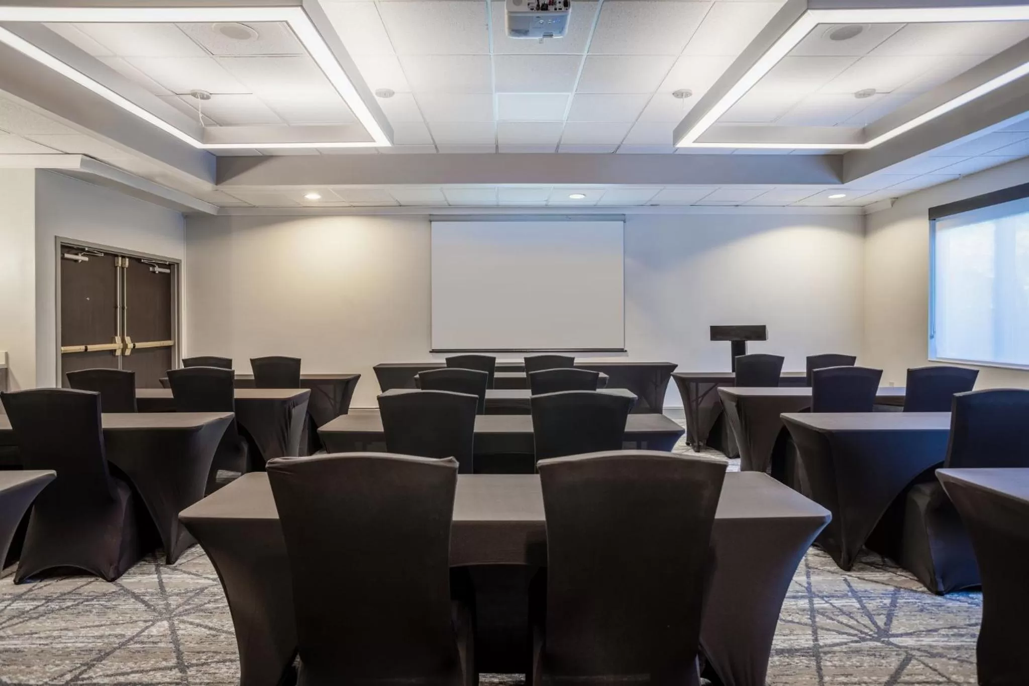 Meeting/conference room in Holiday Inn Express and Suites Tampa I-75 at Bruce B. Downs by IHG
