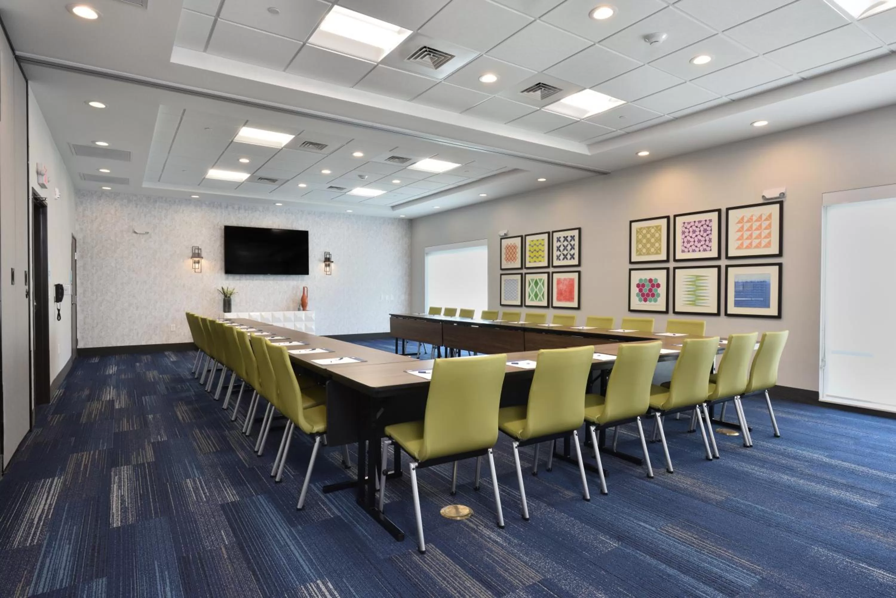 Meeting/conference room in Holiday Inn Express & Suites Spring - Woodlands Area by IHG