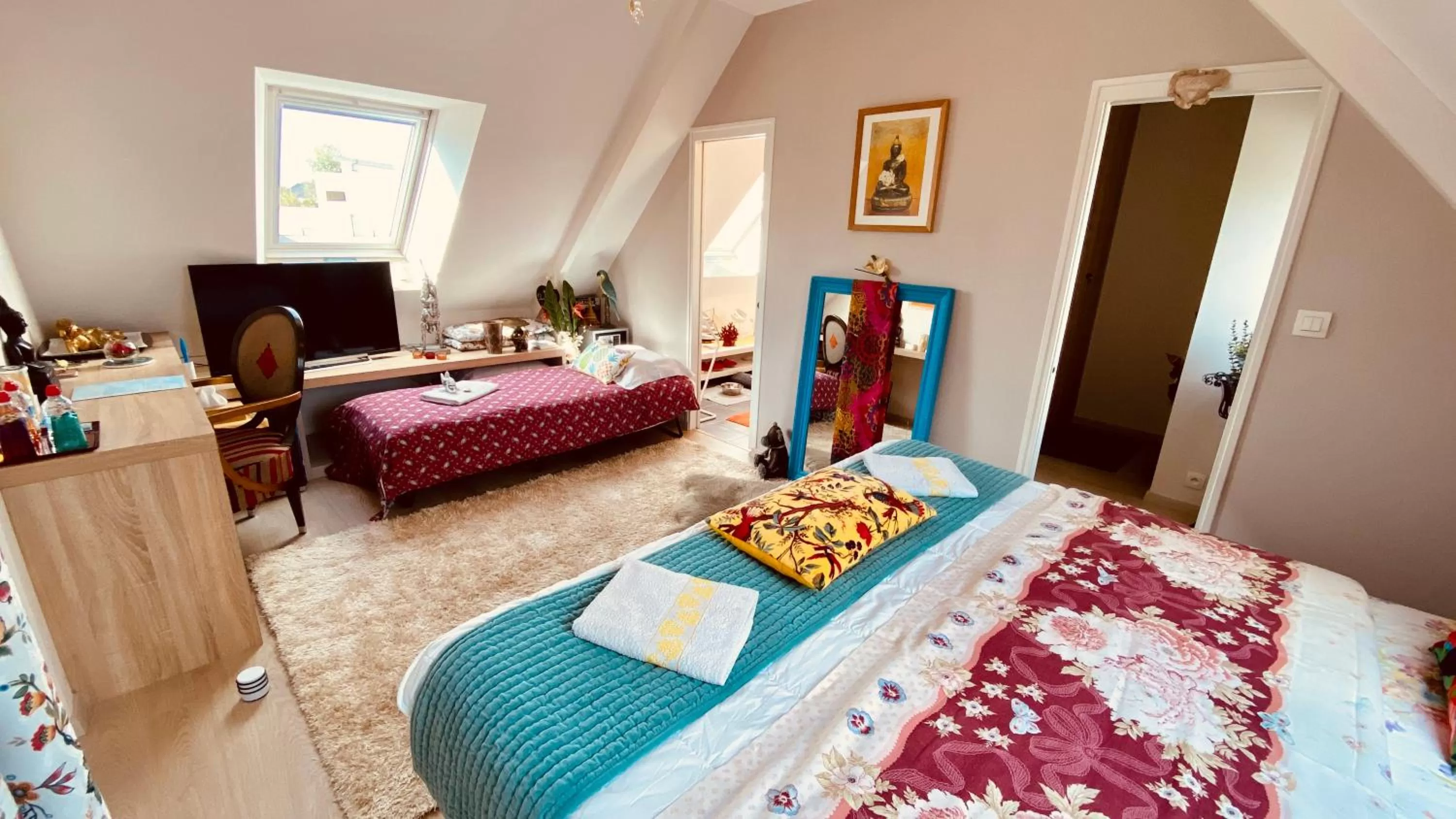 Property building, Bed in Côté Sud