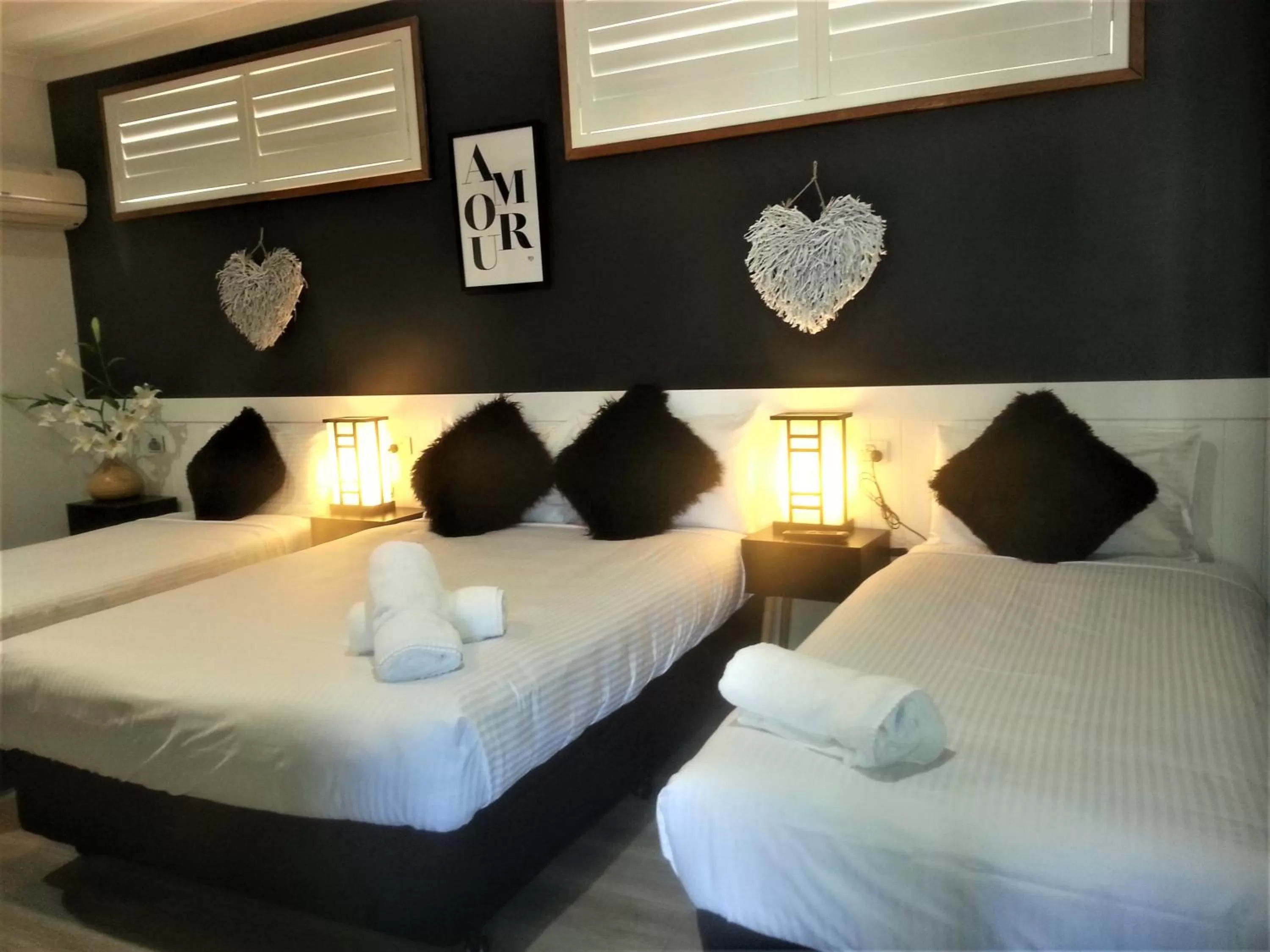 Bed in Kurri Motor Inn