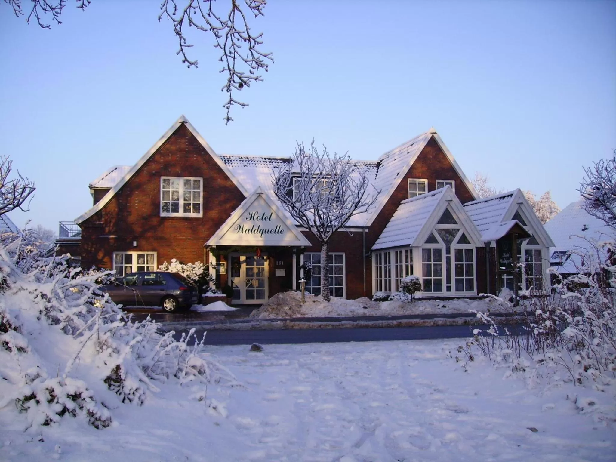 Facade/entrance, Winter in Hotel Waldquelle