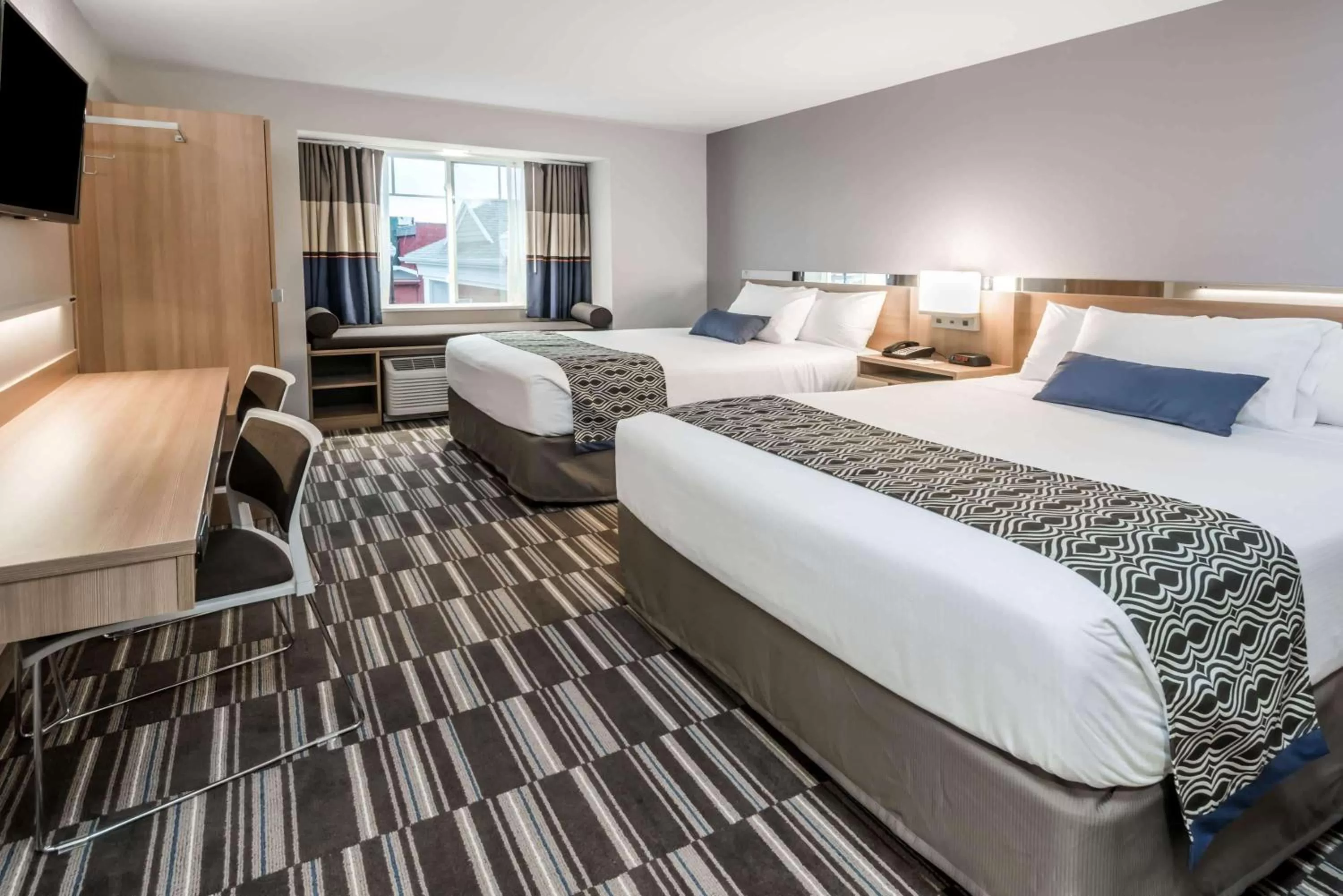 Bedroom, Bed in Microtel Inn & Suites by Wyndham - Penn Yan