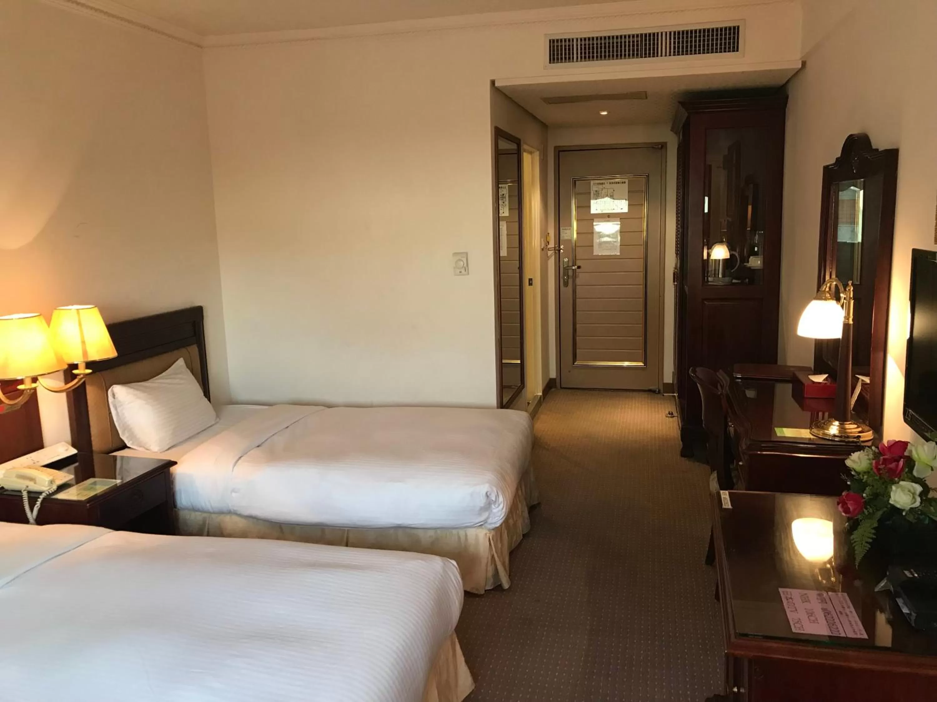 TV and multimedia, Bed in Sunrise Hotel