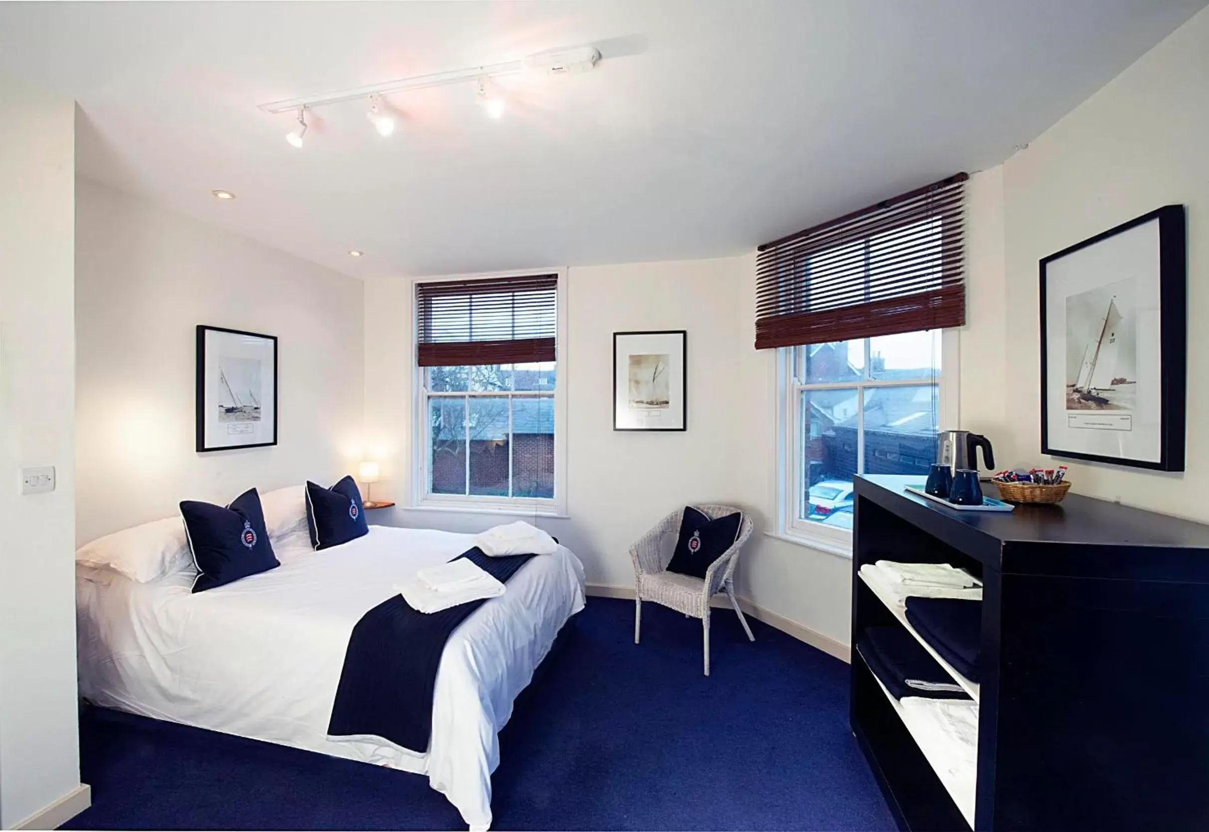 Double Room in The Royal Burnham Yacht Club Double Room in The Royal Burnham Yacht Club