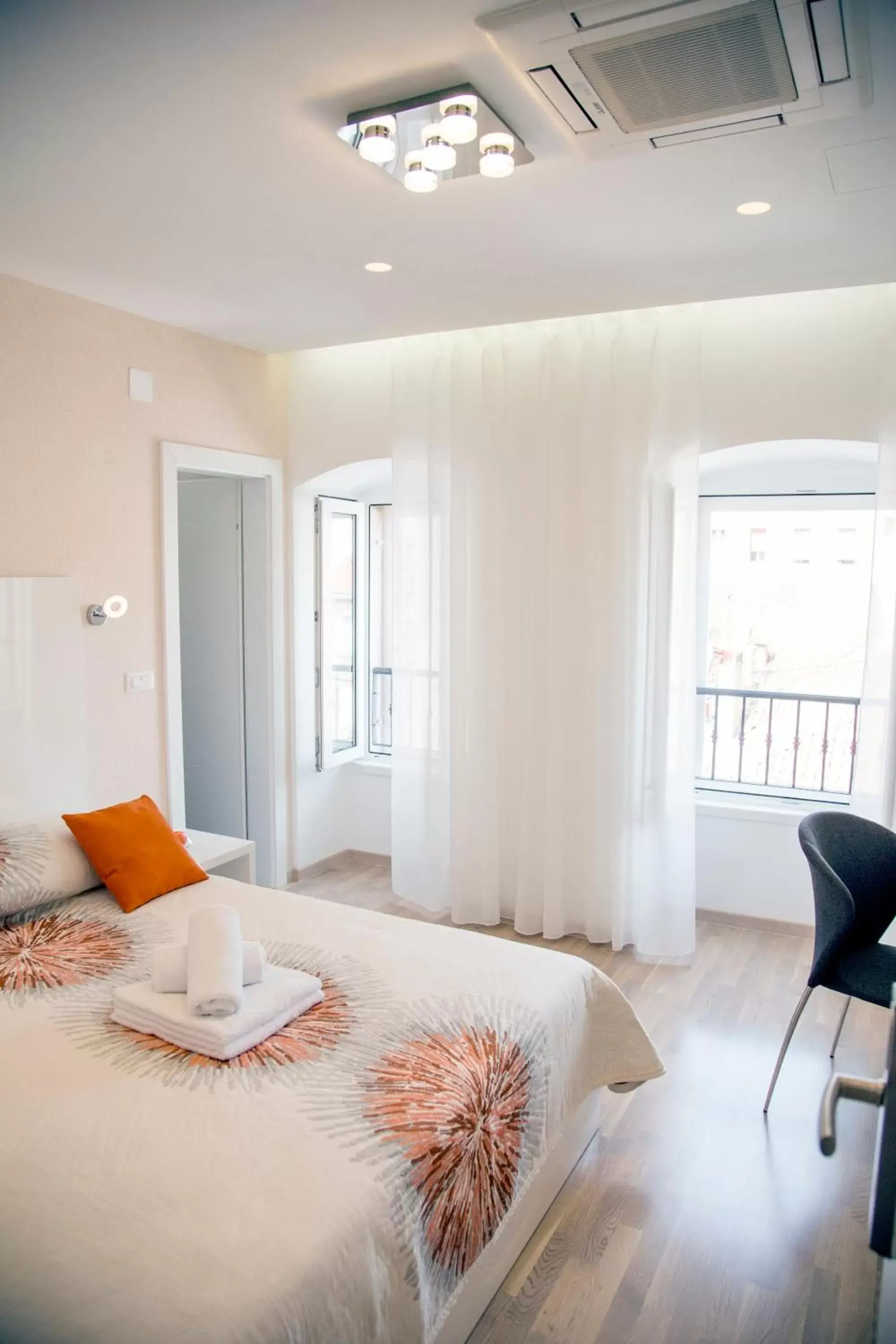 Deluxe Double Room with City View S1 in Luxury rooms Skystar-Split Deluxe Double Room with City View S1 in Luxury rooms Skystar-Split