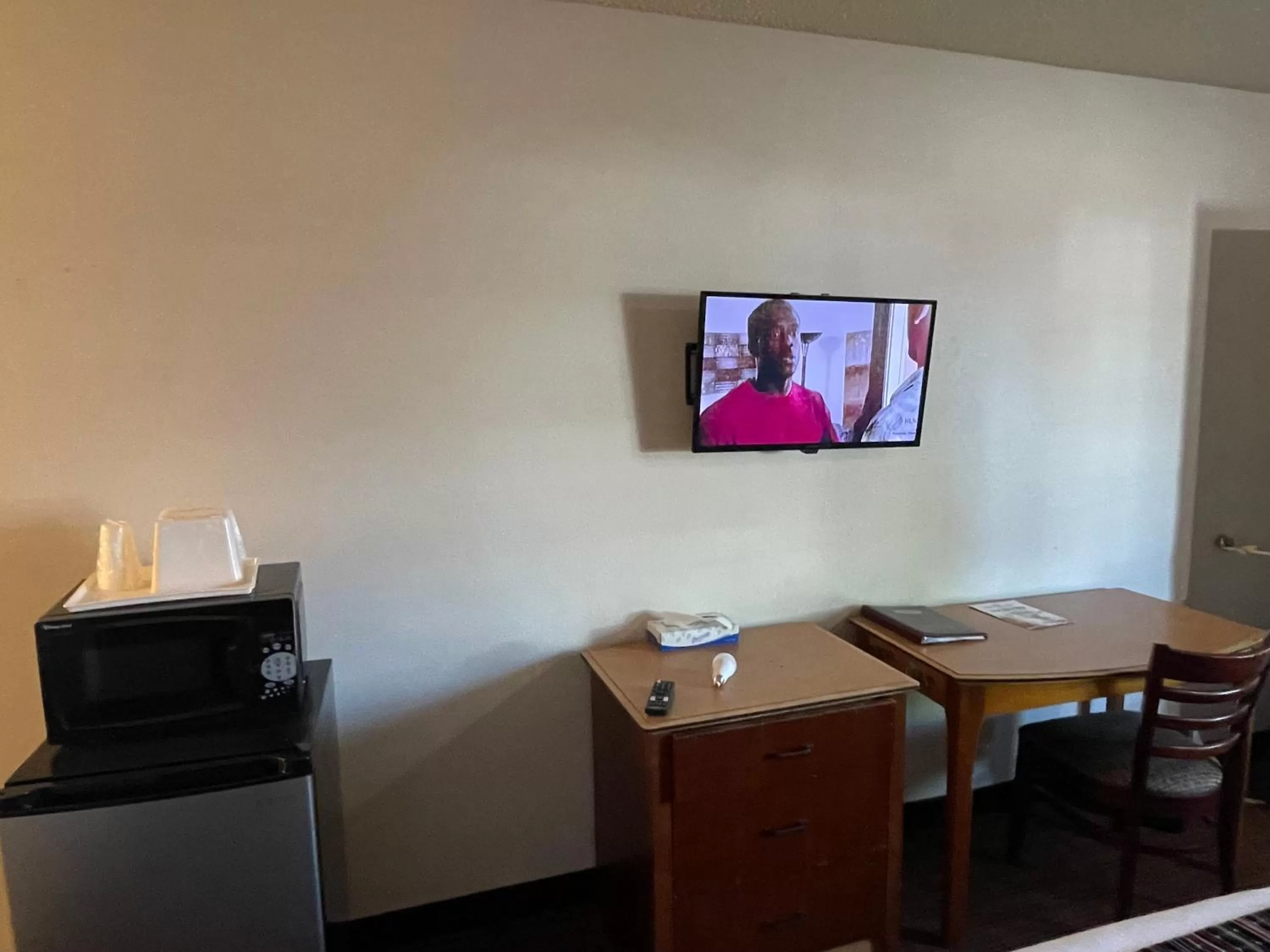 TV and multimedia in Skyway Inn - Seatac