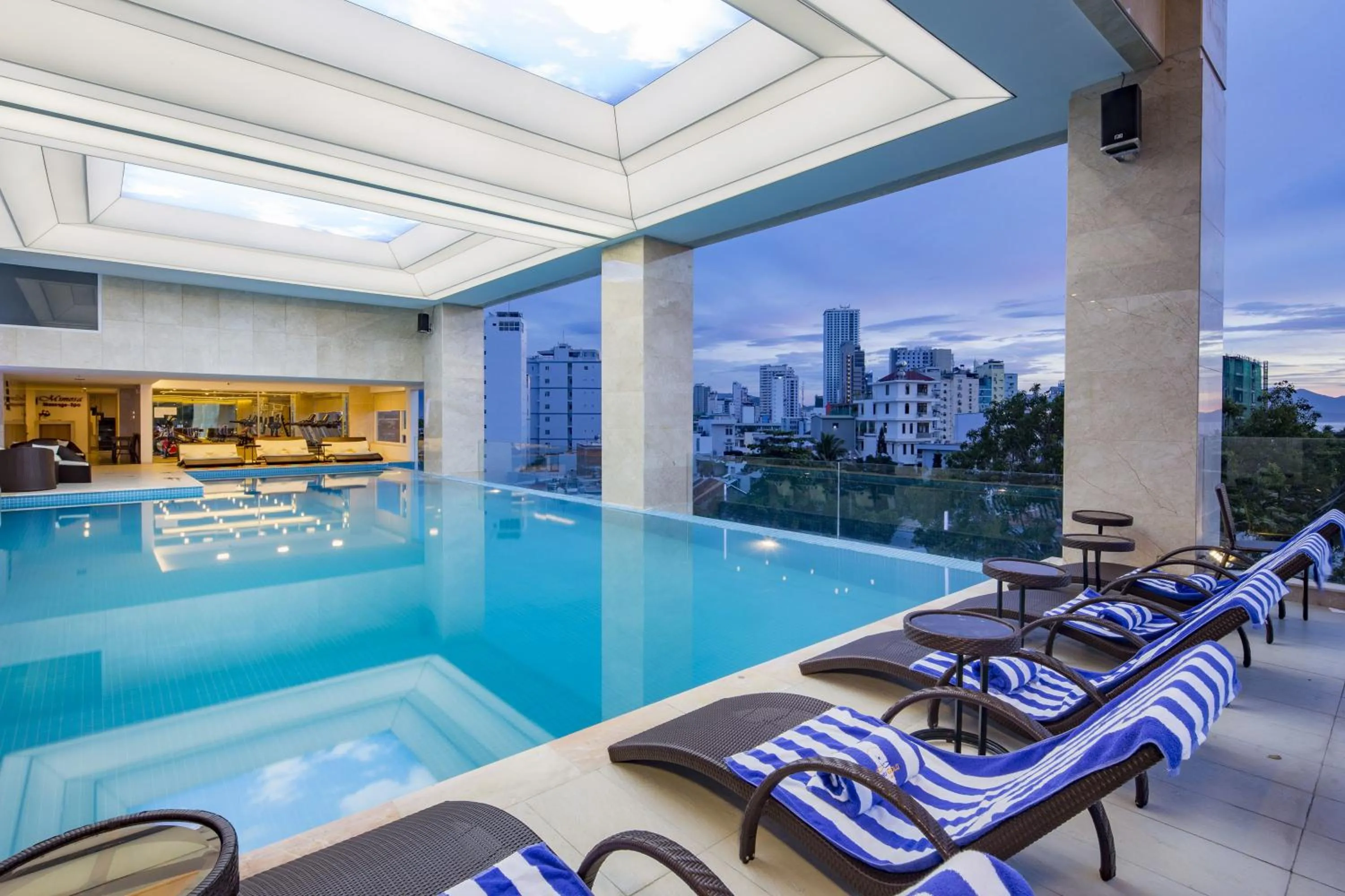 Swimming pool in Dendro Gold Hotel