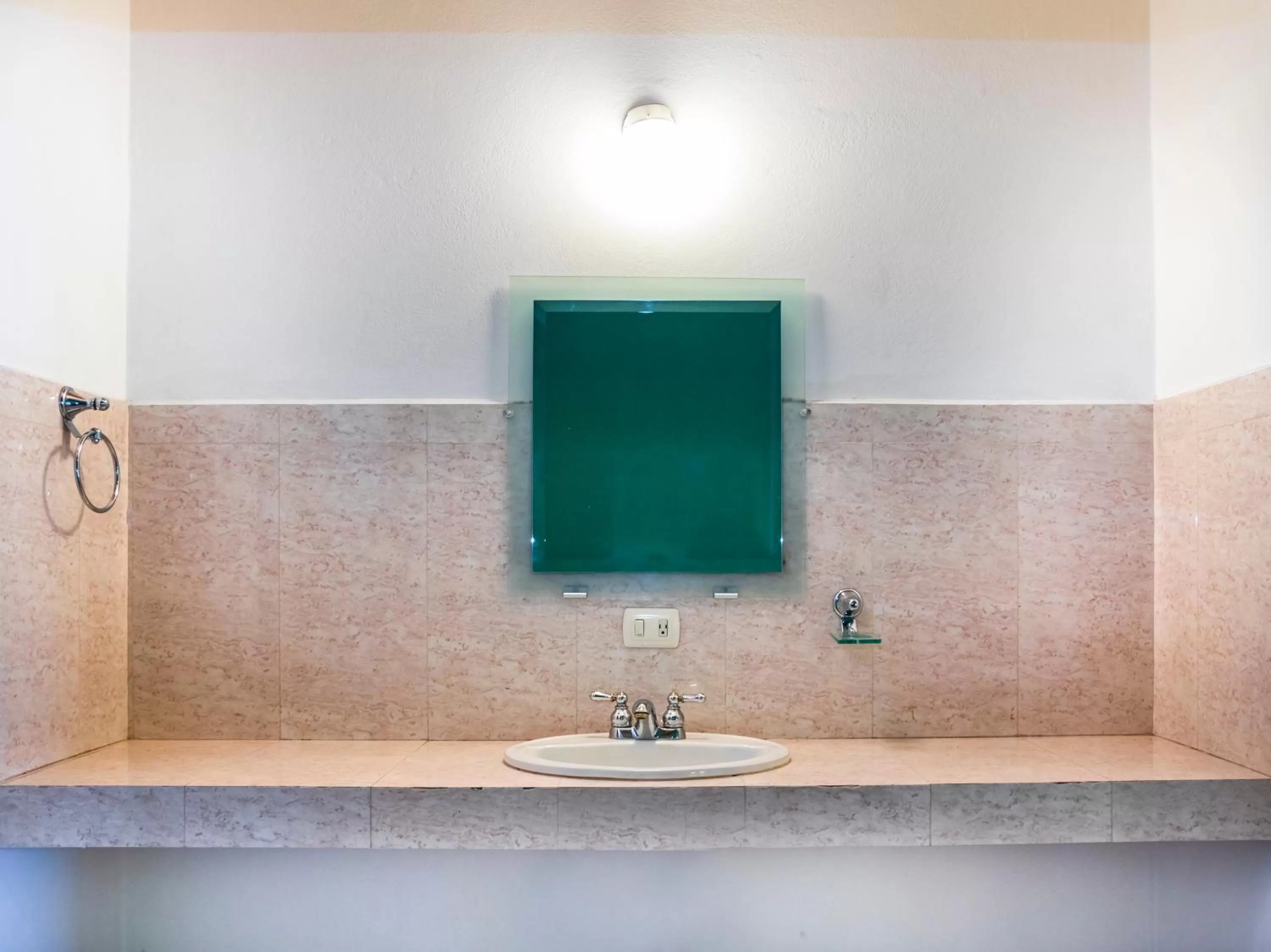 Bathroom, TV/Entertainment Center in Paraje Santa Cruz