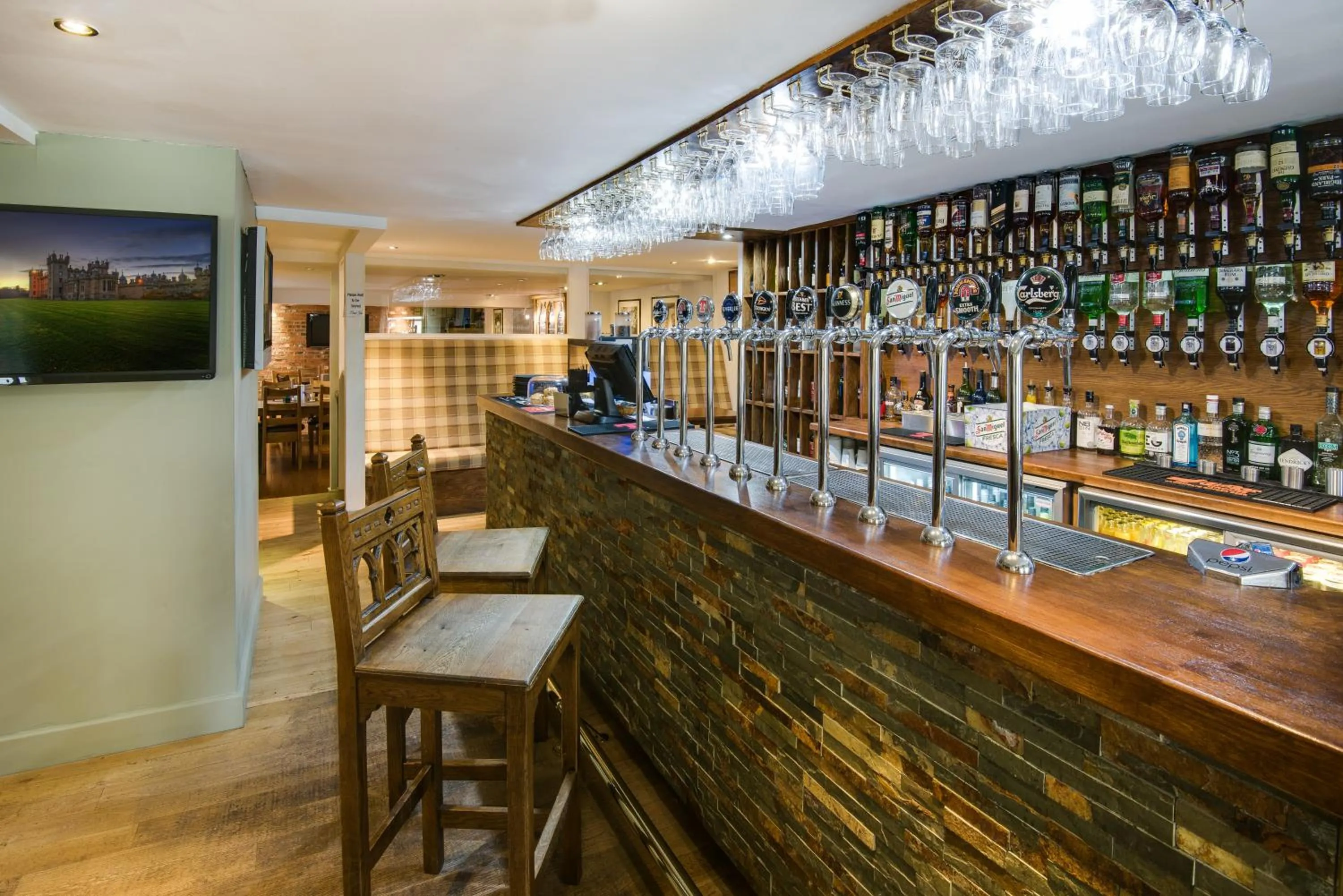 Lounge or bar in Queenshead Hotel Kelso