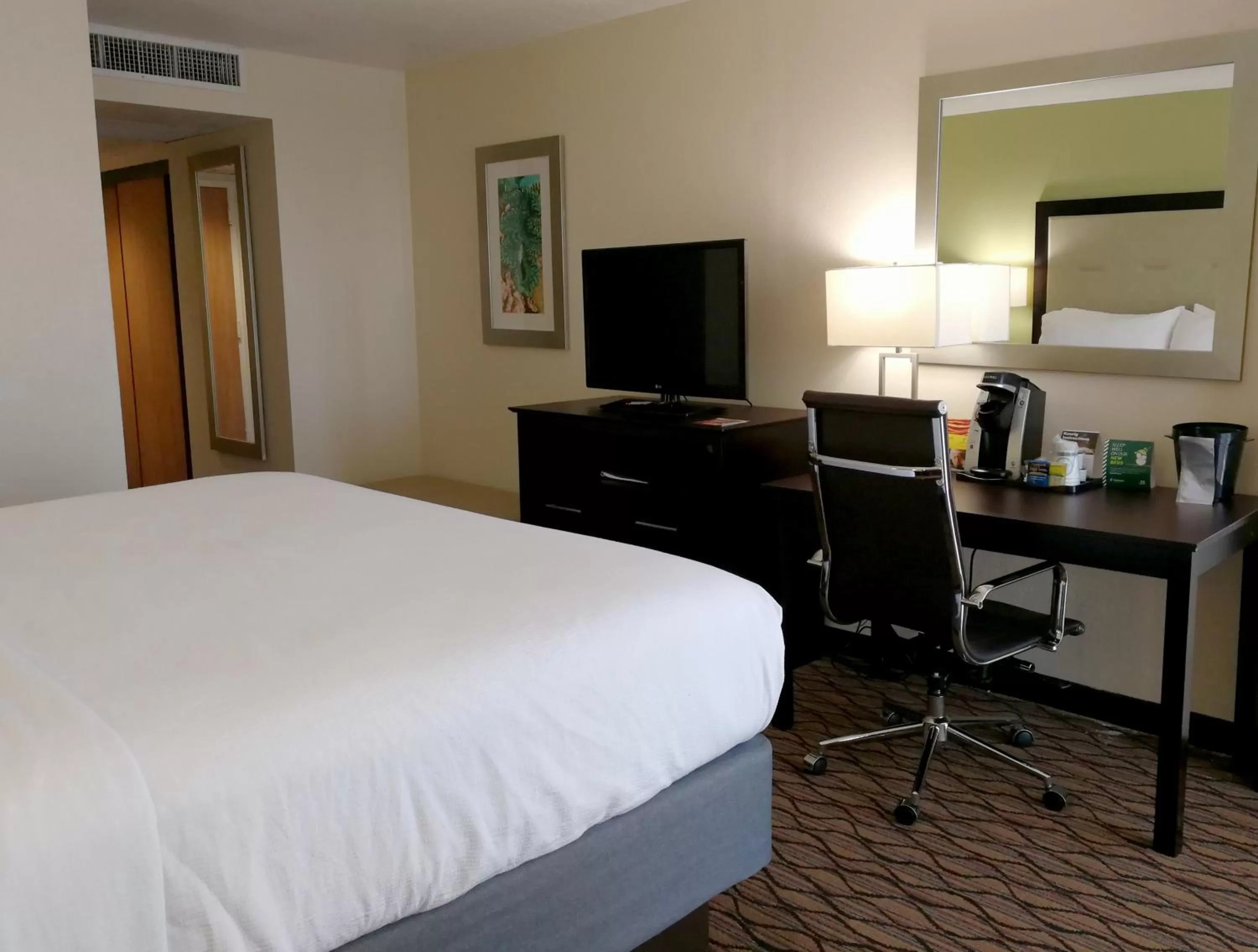 Photo of the whole room, Bed in Holiday Inn Corpus Christi Downtown Marina by IHG
