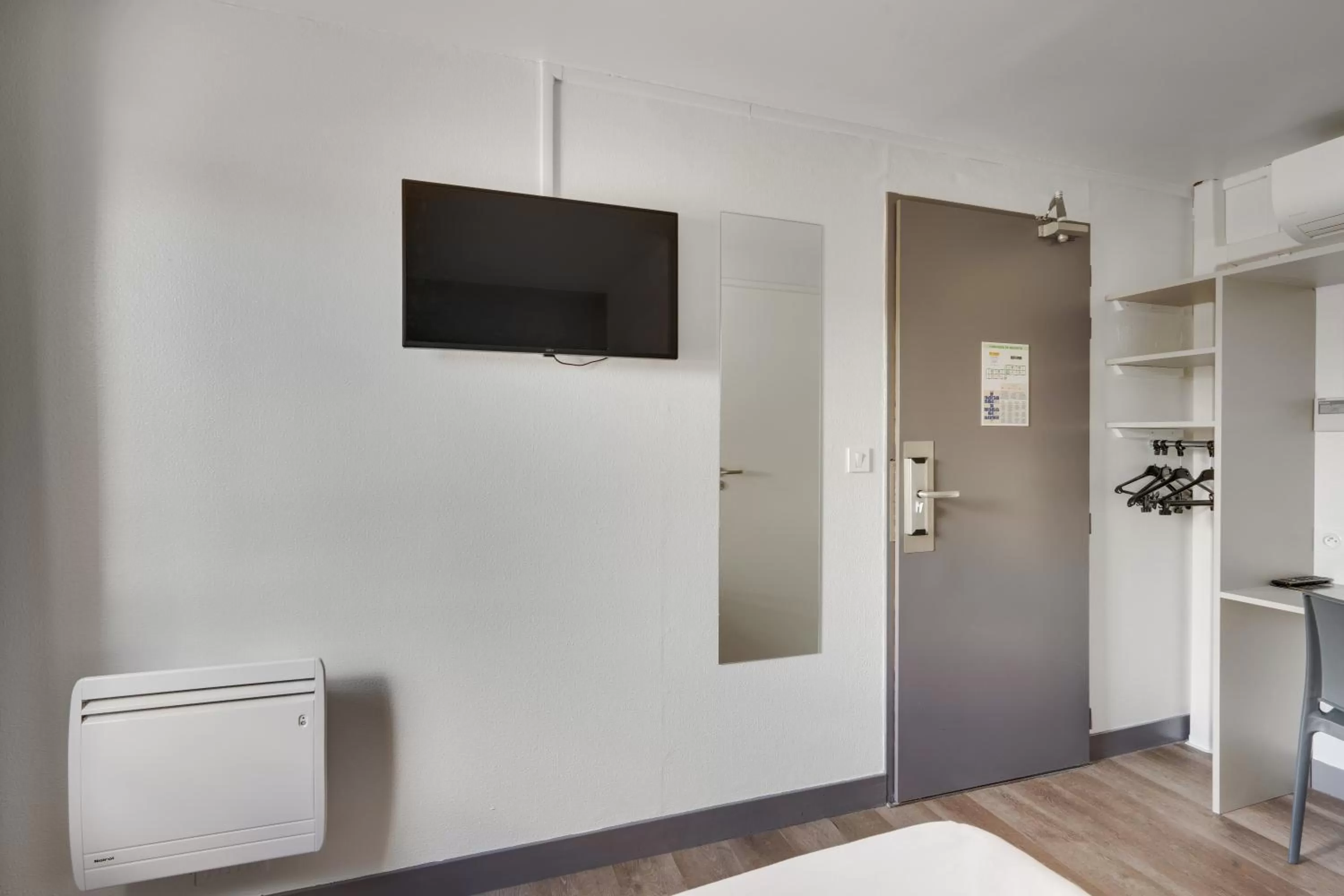 TV and multimedia in initial by balladins Blois