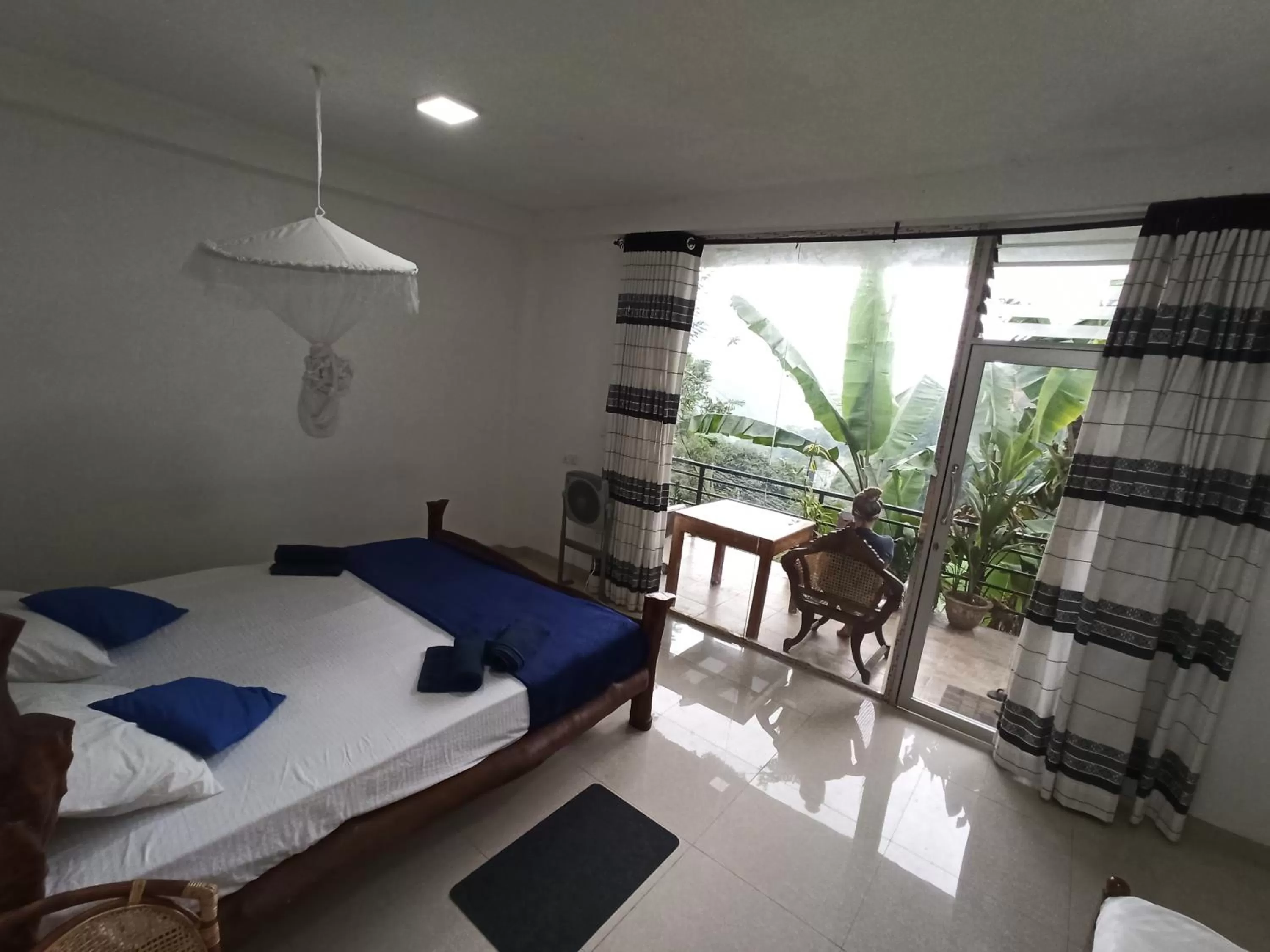 Ella Lucky Panoramic