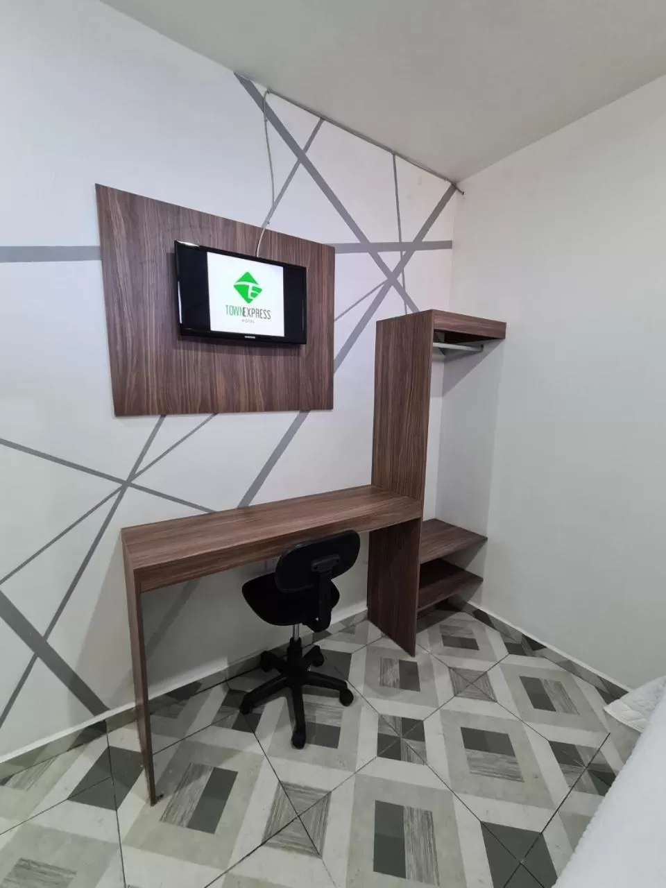 TV and multimedia in Hotel Town Express