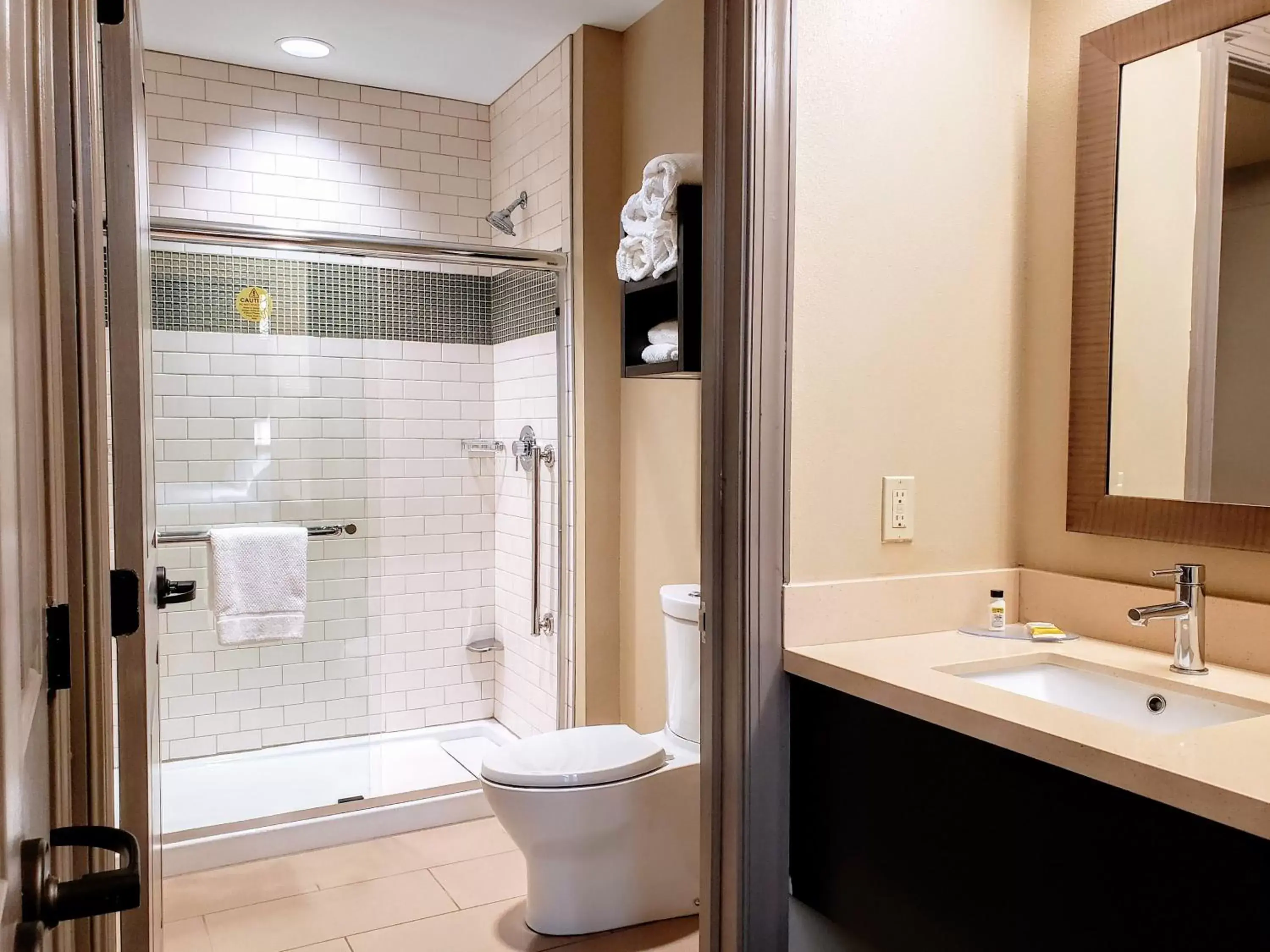 Studio Queen Suite with Two Queen Beds and City View in Staybridge Suites Baltimore - Inner Harbor by IHG Studio Queen Suite with Two Queen Beds and City View in Staybridge Suites Baltimore - Inner Harbor by IHG