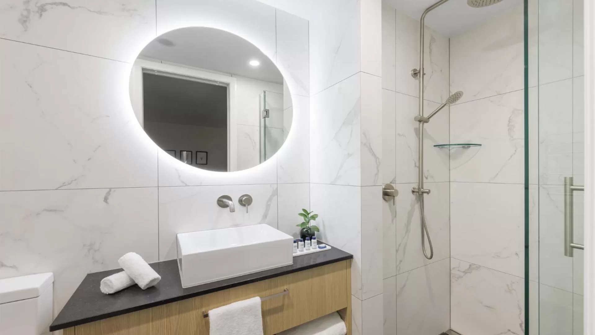 Shower in Oaks Queenstown Shores Resort