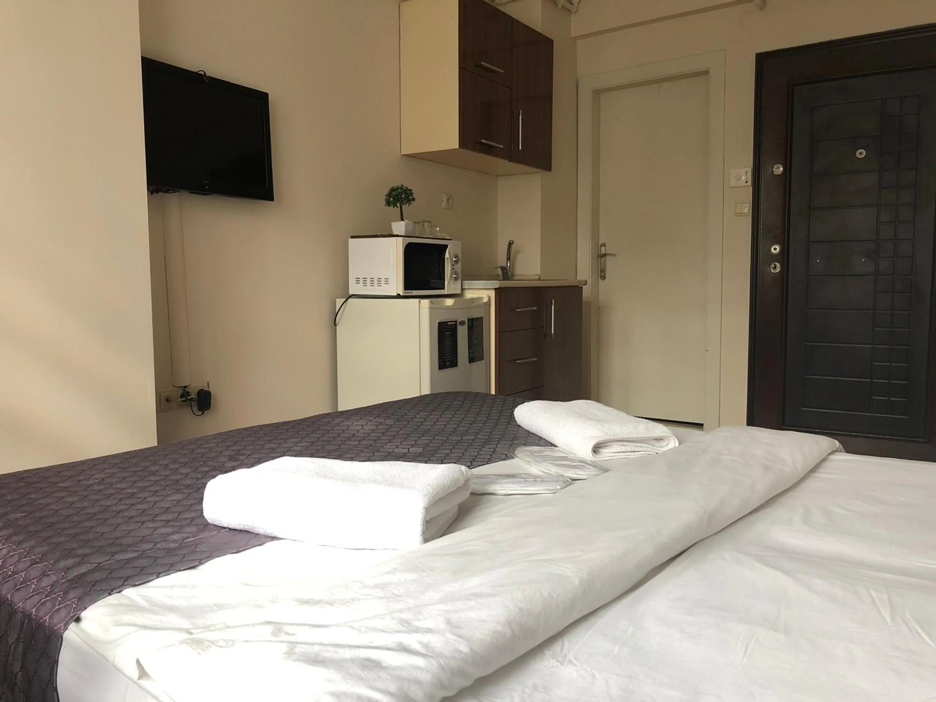 Photo of the whole room, Bed in Centre Suites Taksim