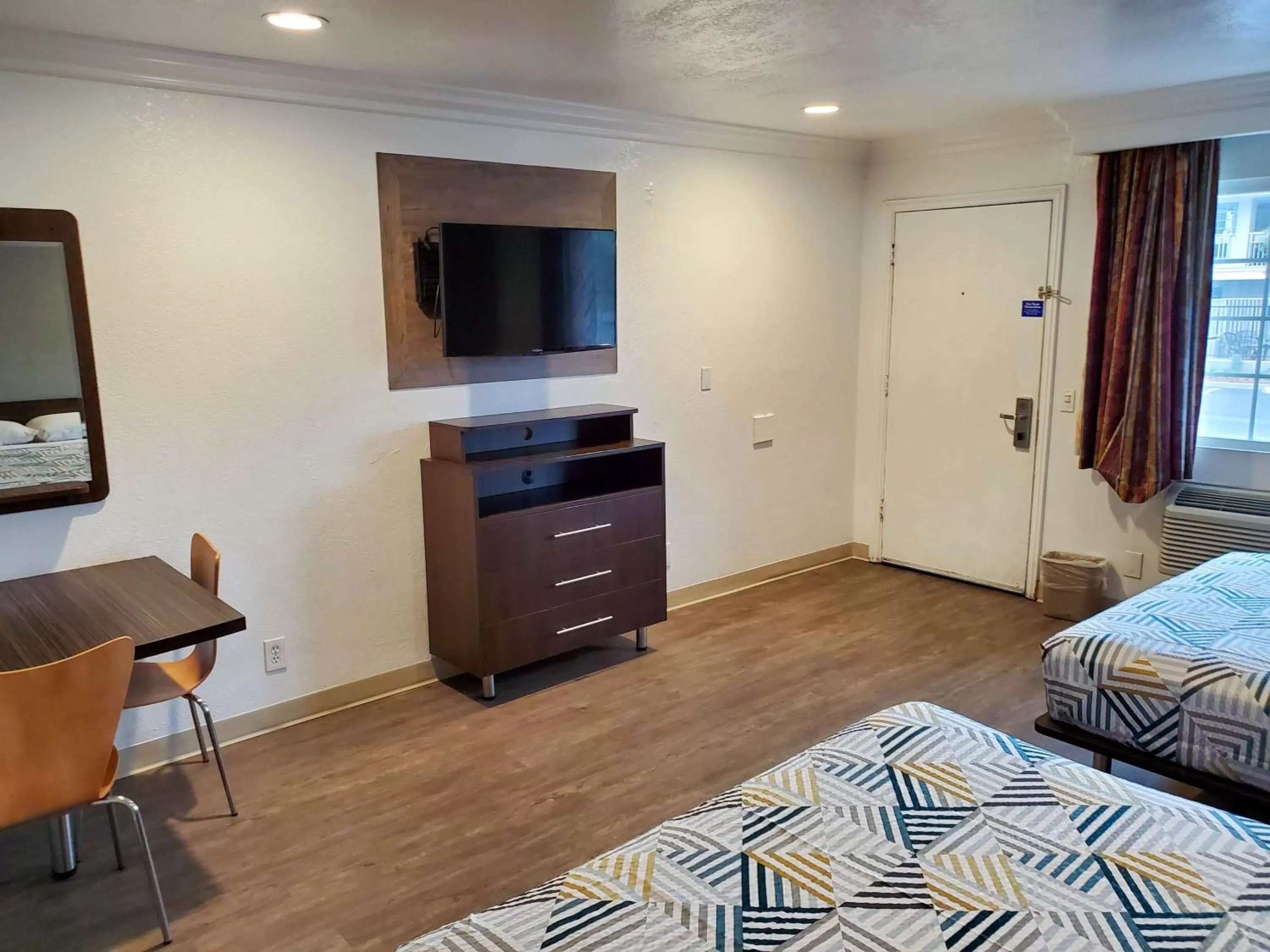 Photo of the whole room, Bed in Studio 6-National City, CA - Naval Base San Diego