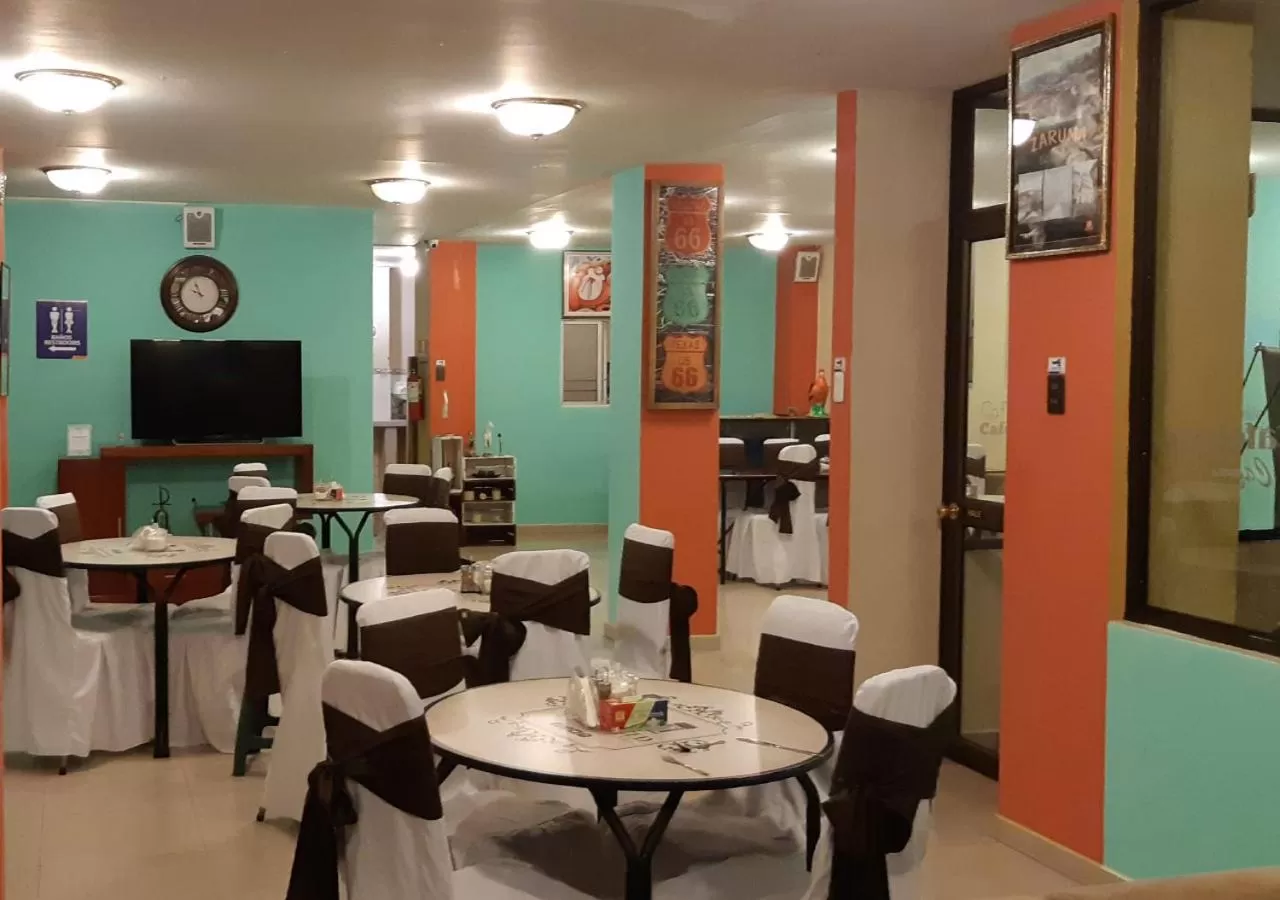 Restaurant/Places to Eat in La Merced Plaza Hostal