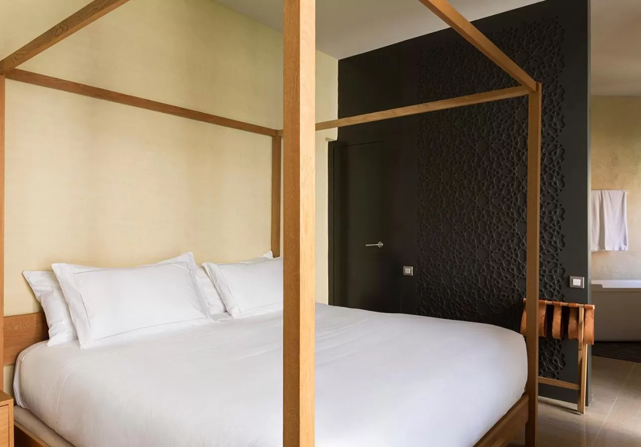 Bedroom, Bed in EME Catedral Mercer Hotel