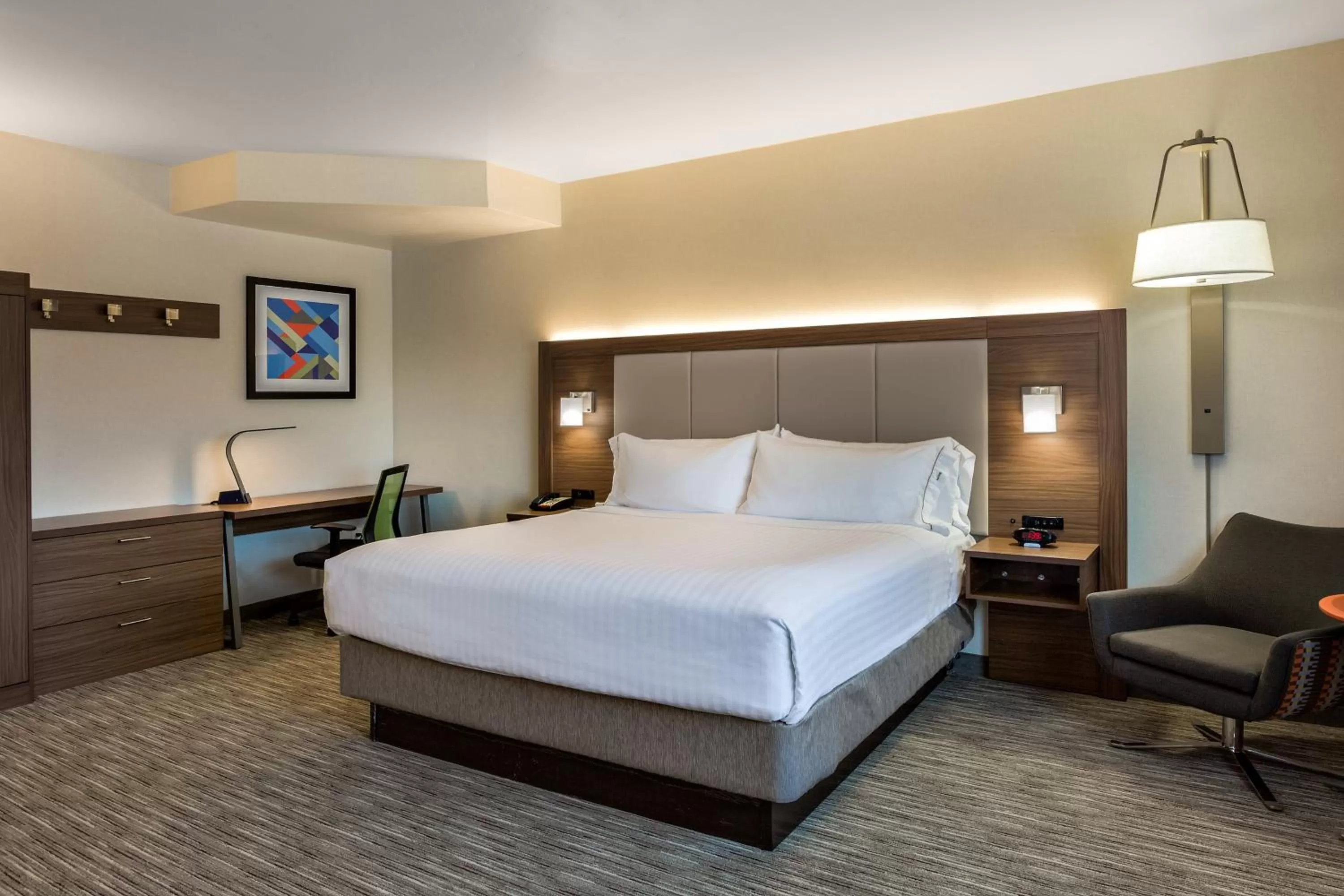 Photo of the whole room, Bed in Holiday Inn Express Hotel & Suites Oroville Southwest by IHG